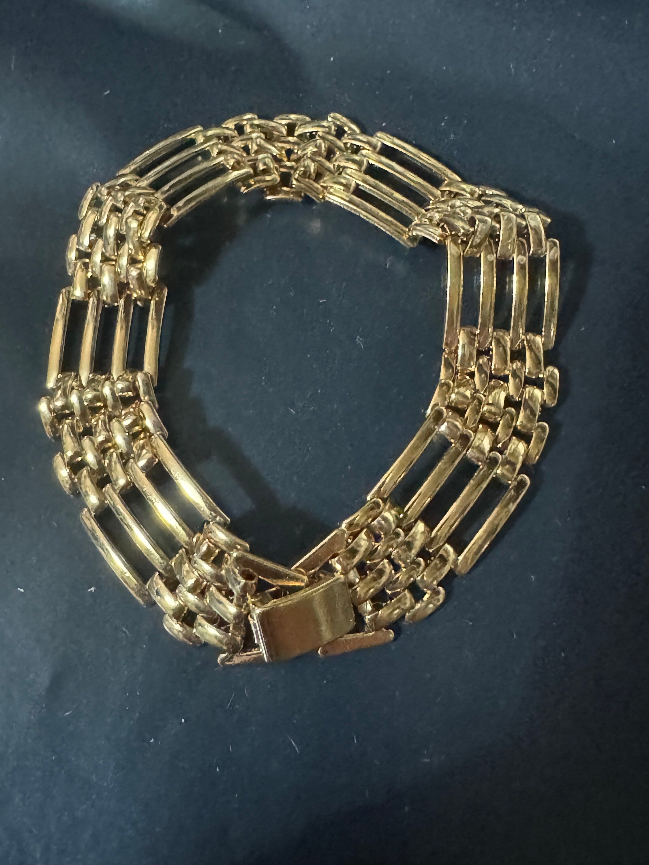Vintage 1980s Gold Tone Panther Link Bracelet