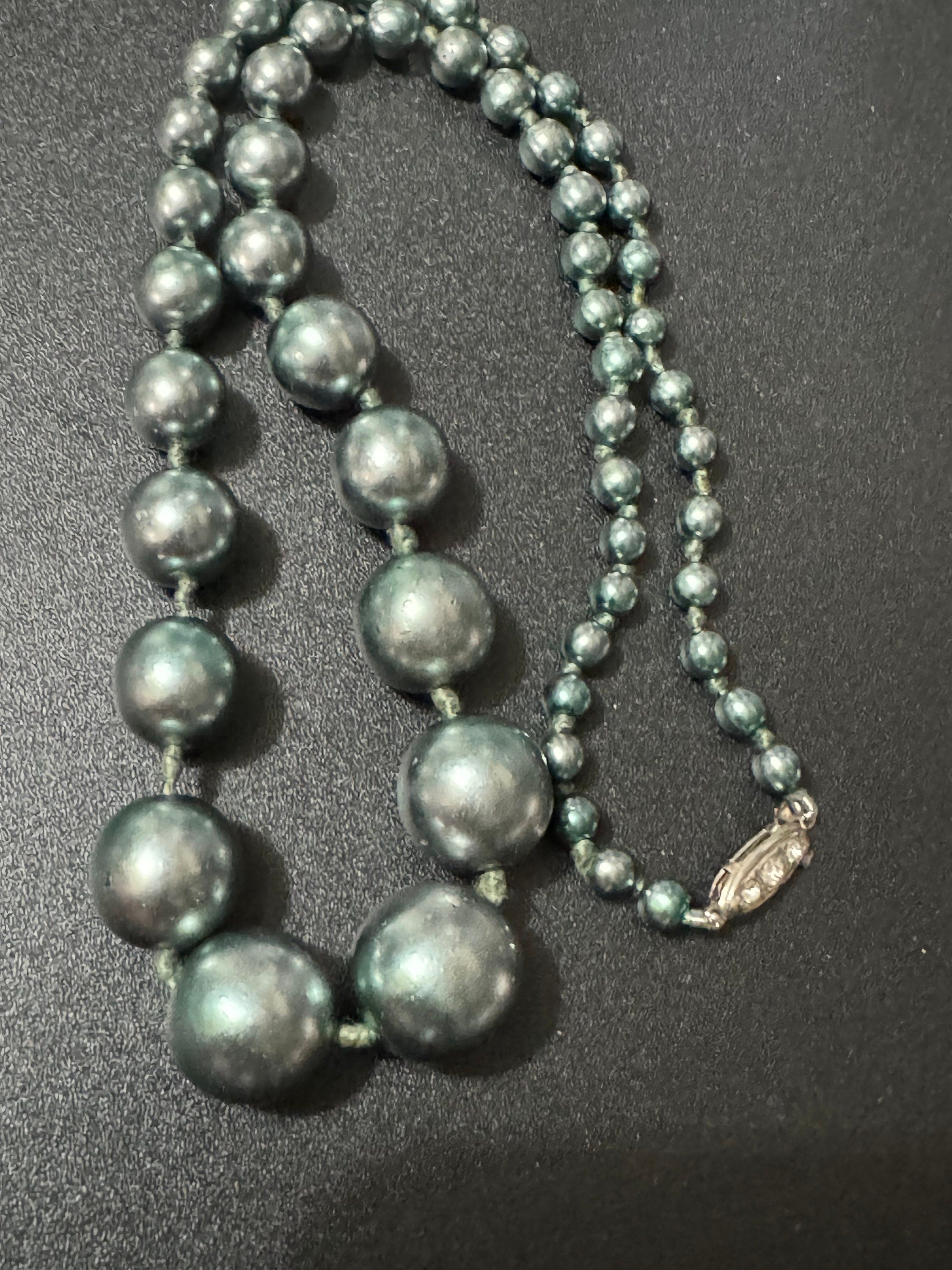 Vintage blue glass knotted graduated pearl necklace 51cm