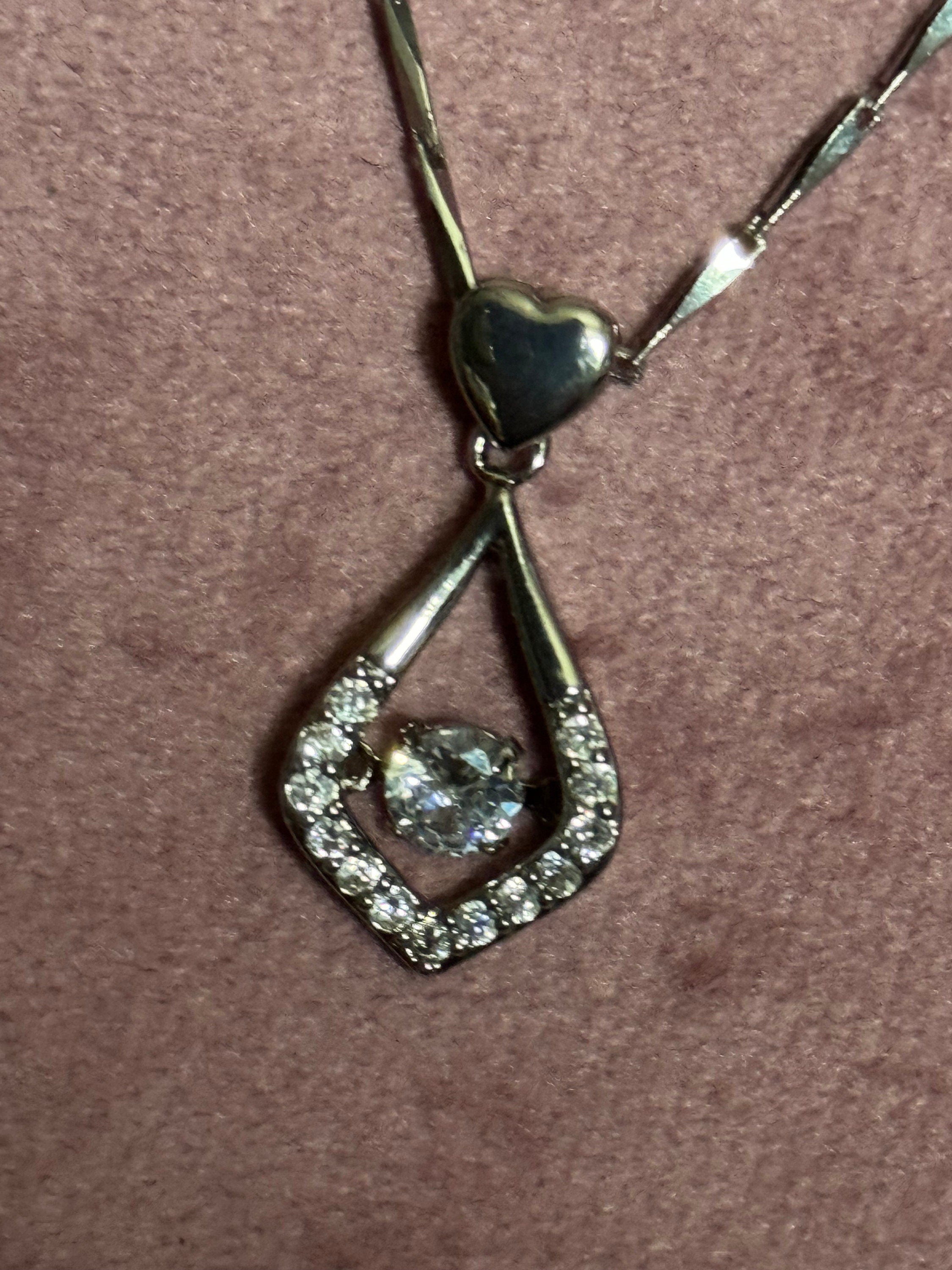 925 sterling silver clear diamanté trembler pendant on a chain
