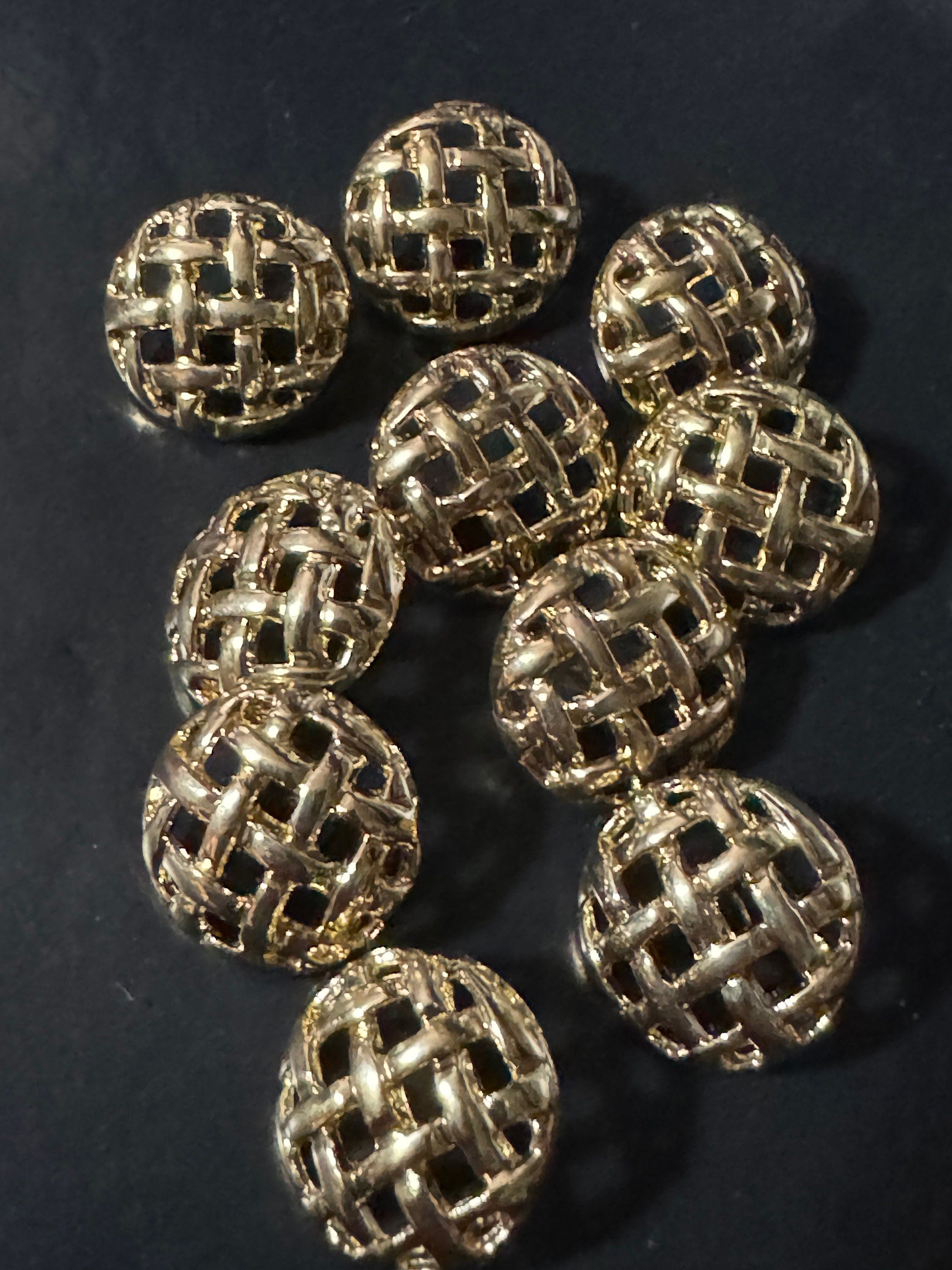 10 x 15mm small gold tone metal round basket weave woven buttons