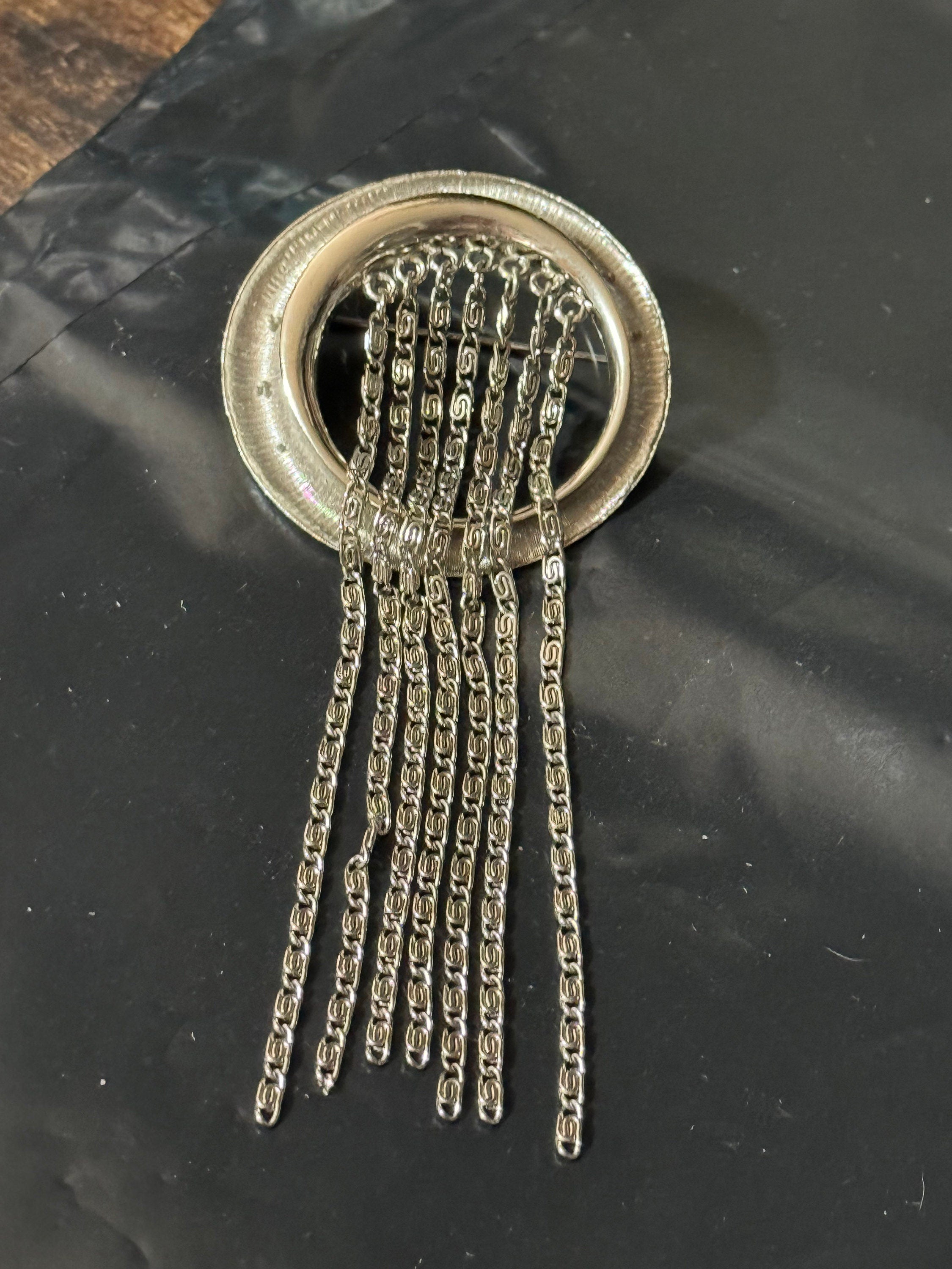 True vintage 1970s modernist large Gold tone abstract chain link tassel brooch 9cm