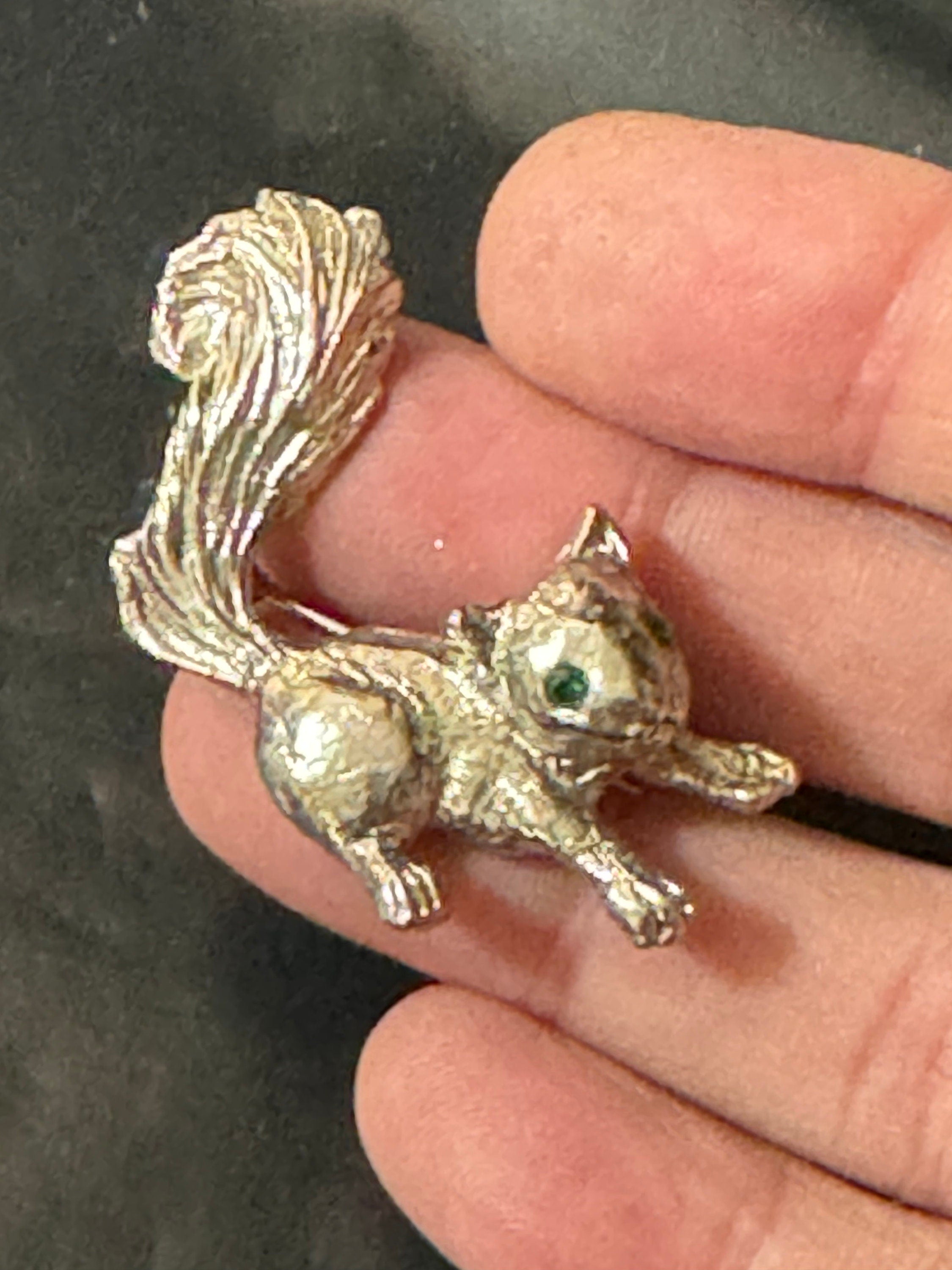 True vintage 1970s modernist silver Tone squirrel brooch with emerald green paste eyes 4cm