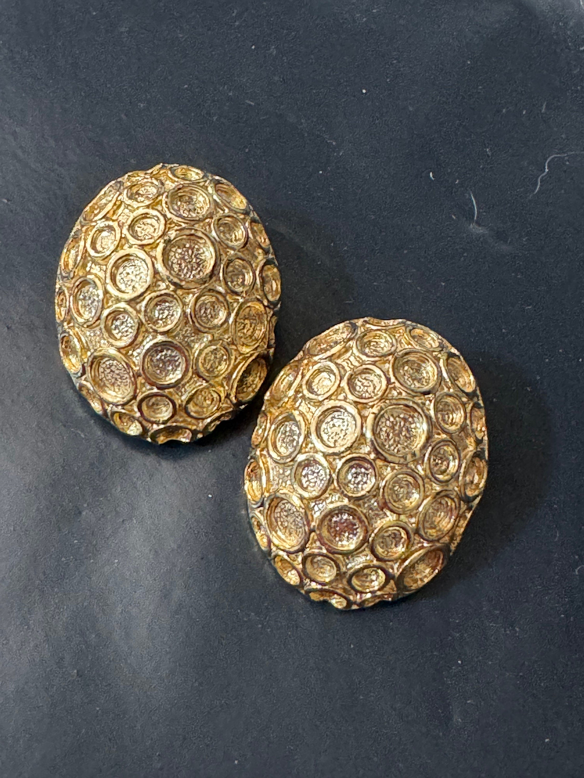 1970s modernist brutalist gold tone Oval textured clip on stud earrings