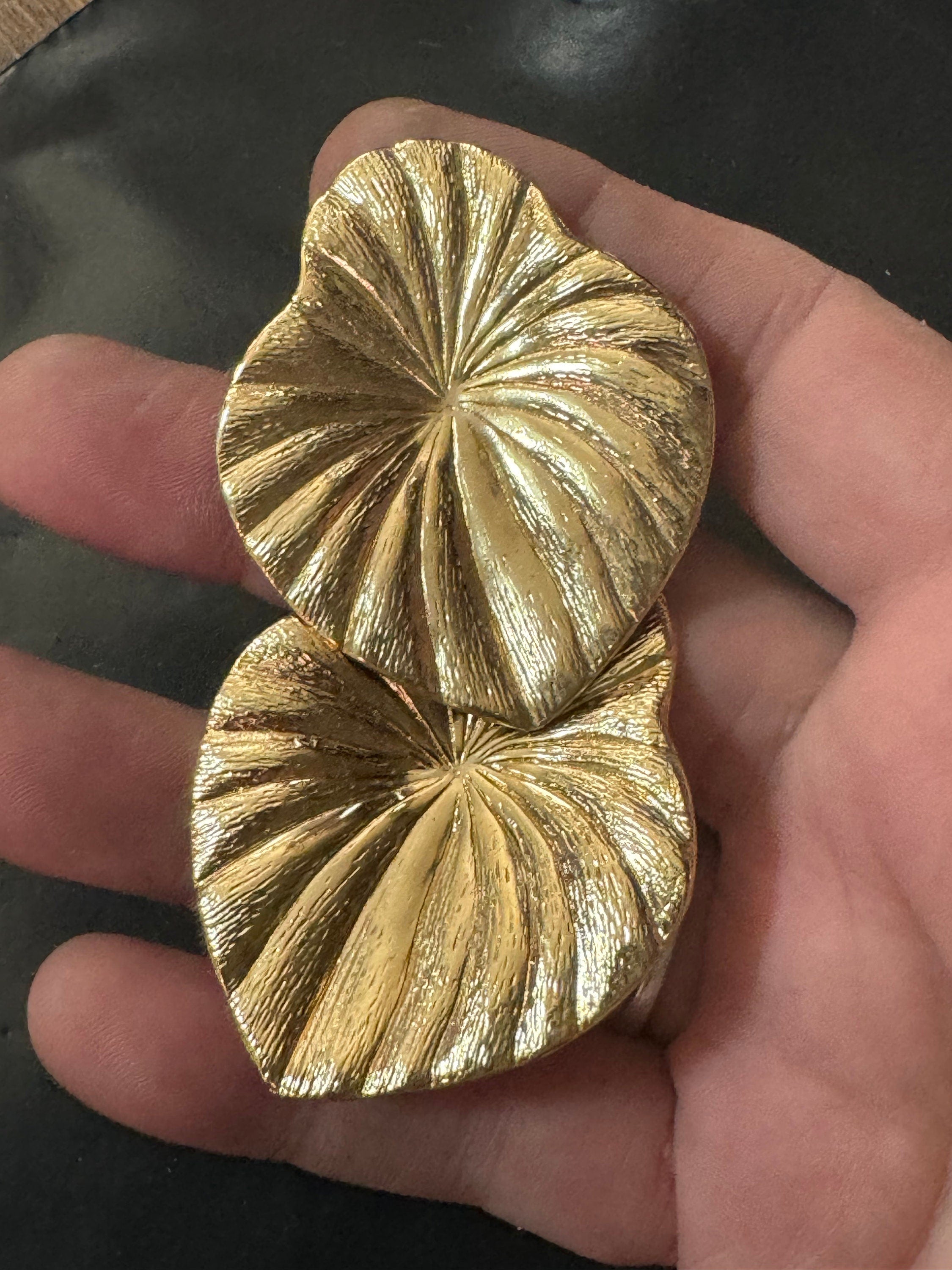 1980s modernist oversized huge gold tone palm leaf lily choker necklace and matching clip on stud earrings jewellery set