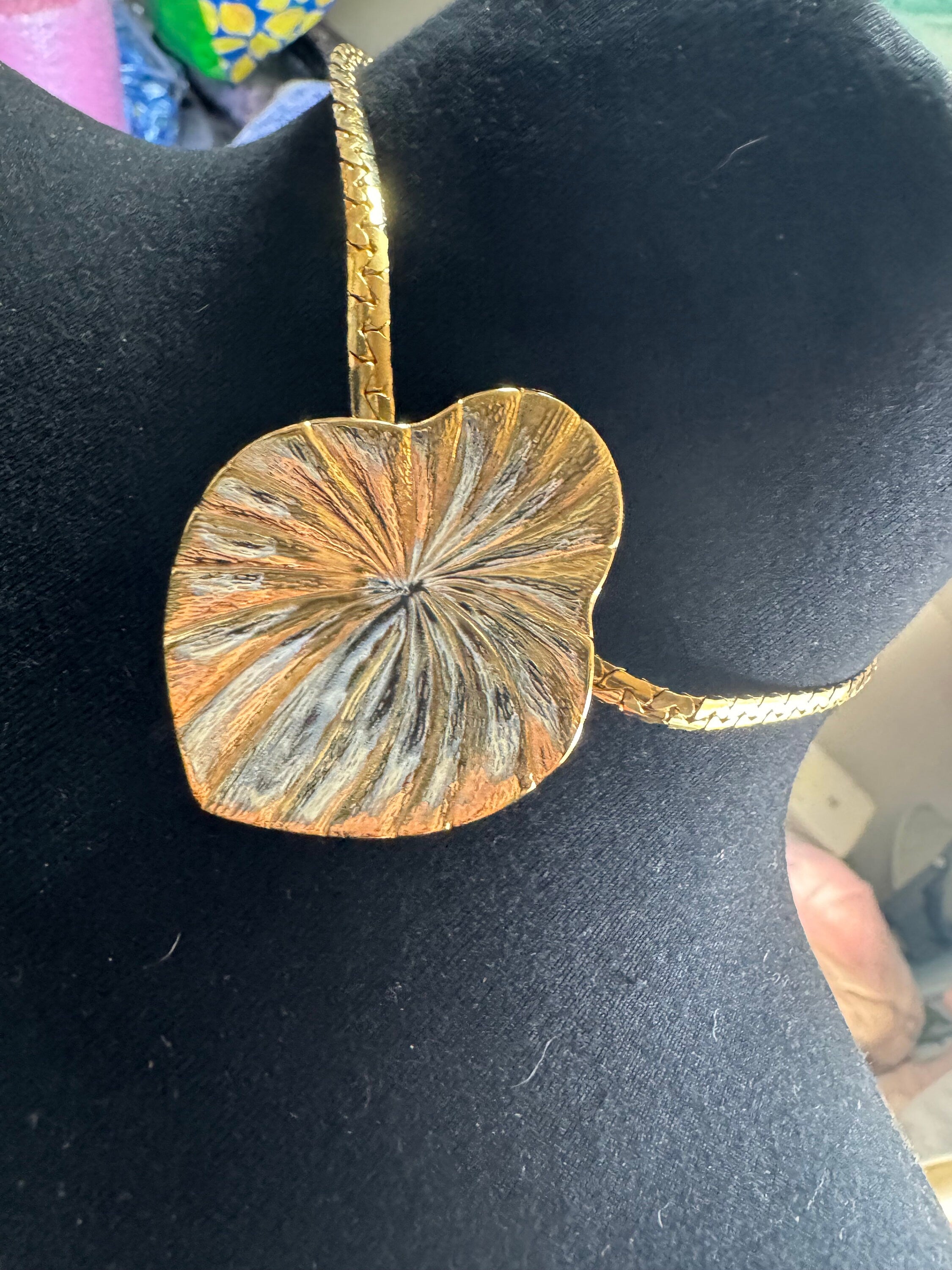 1980s modernist oversized huge gold tone palm leaf lily choker necklace and matching clip on stud earrings jewellery set