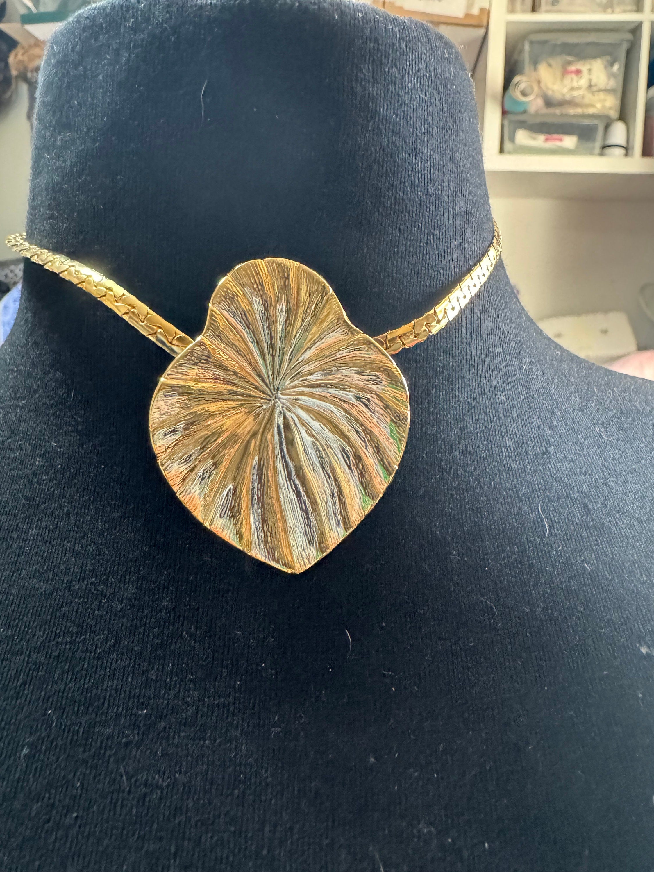 1980s modernist oversized huge gold tone palm leaf lily choker necklace and matching clip on stud earrings jewellery set