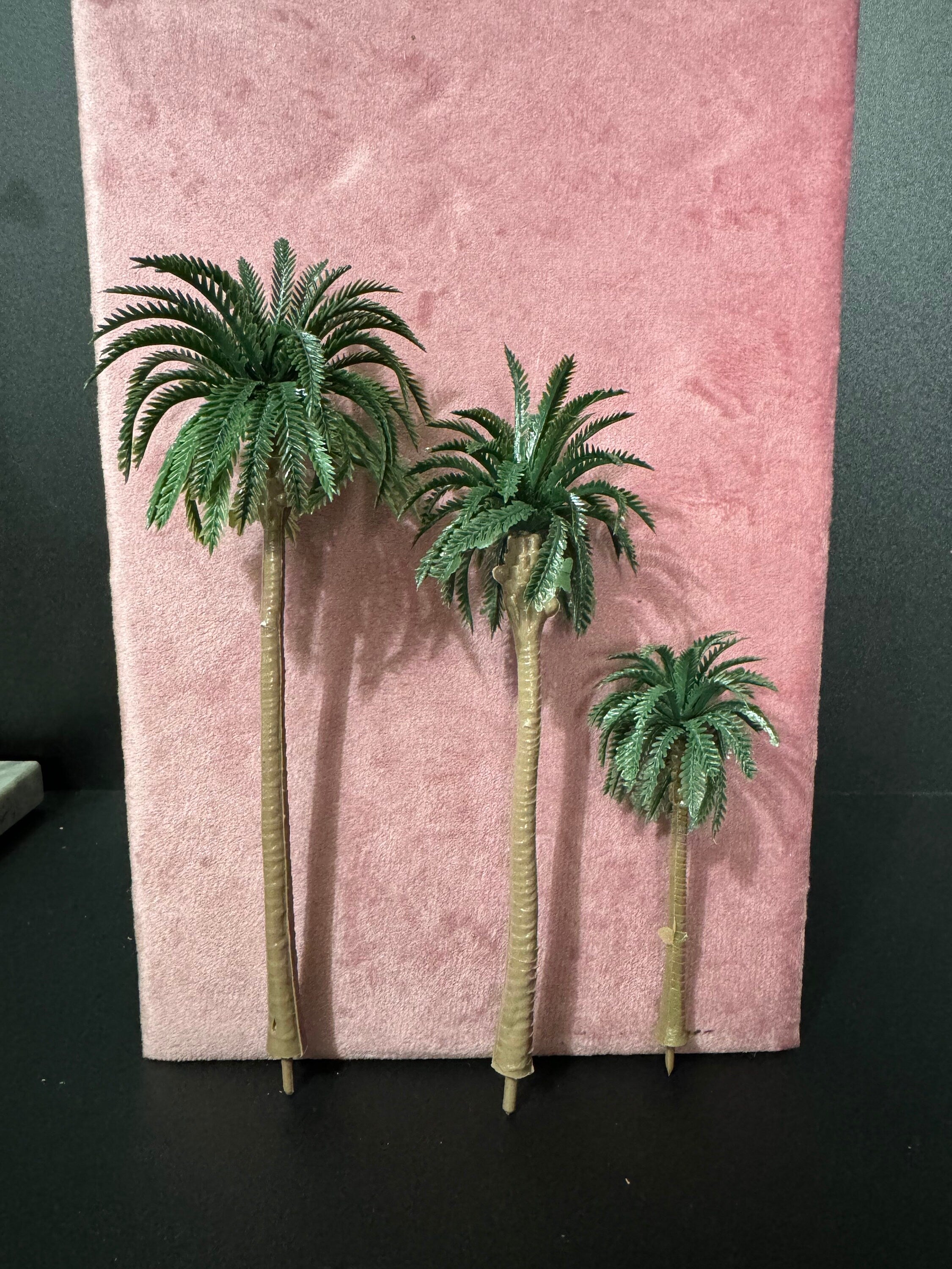 Miniature Palm Tree Cake Topper: Tropical Island Decoration (16cm)
