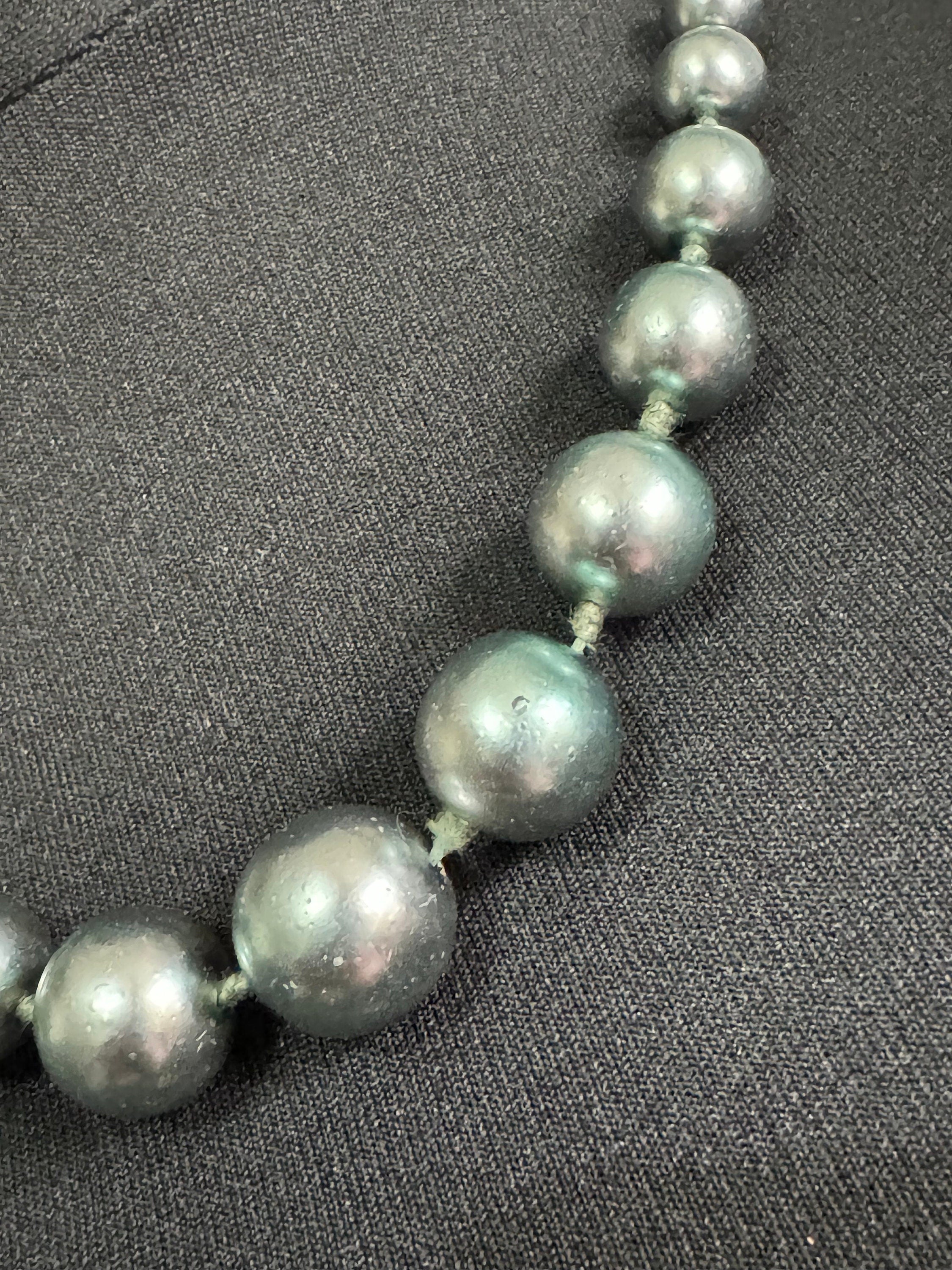 Vintage blue glass knotted graduated pearl necklace 51cm