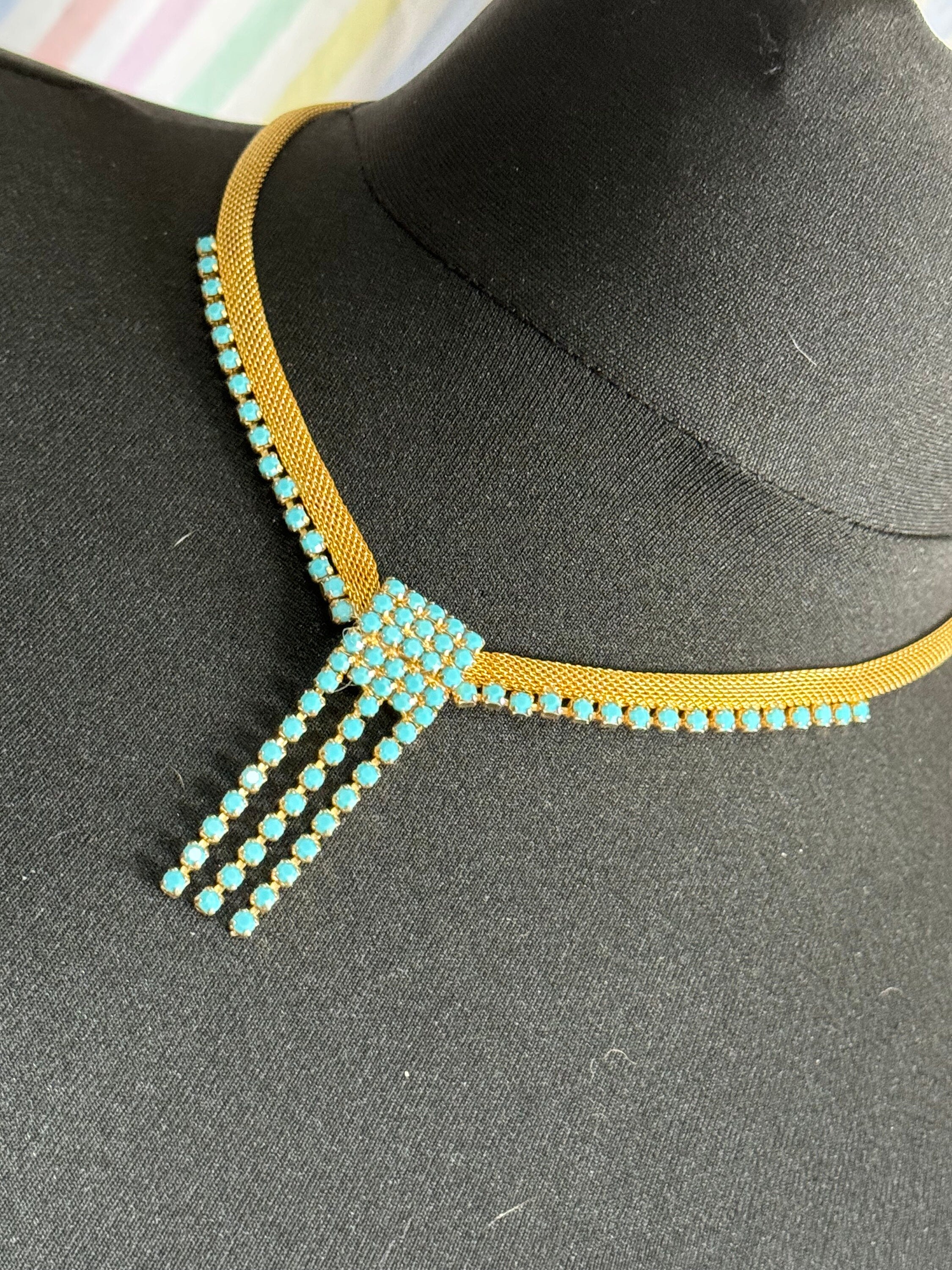 Vintage gold tone mesh lariat drop necklace with turquoise glass paste stones