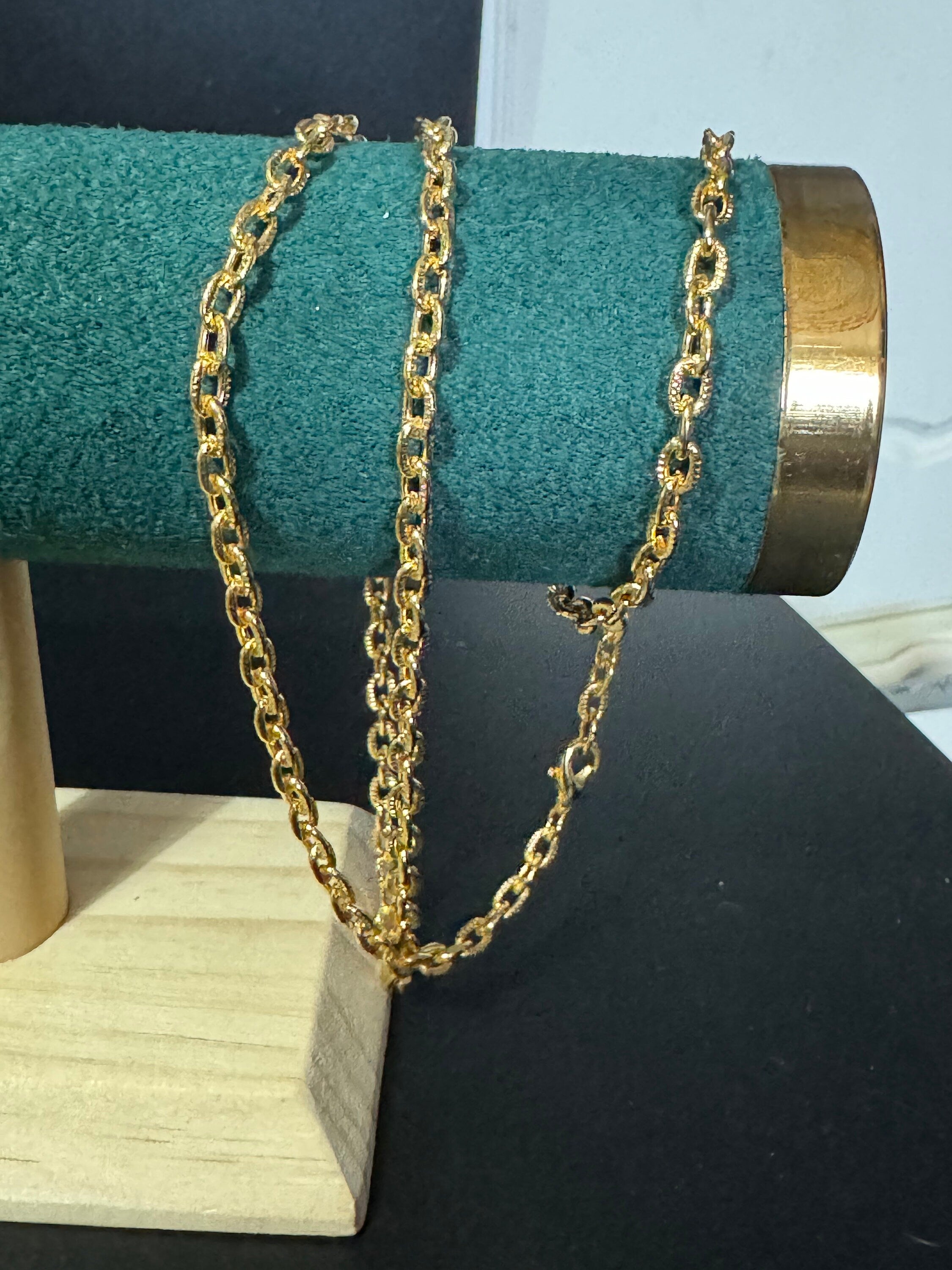 30.5 inch 78cm long 1980s gold plated textured cable link plain chain necklace