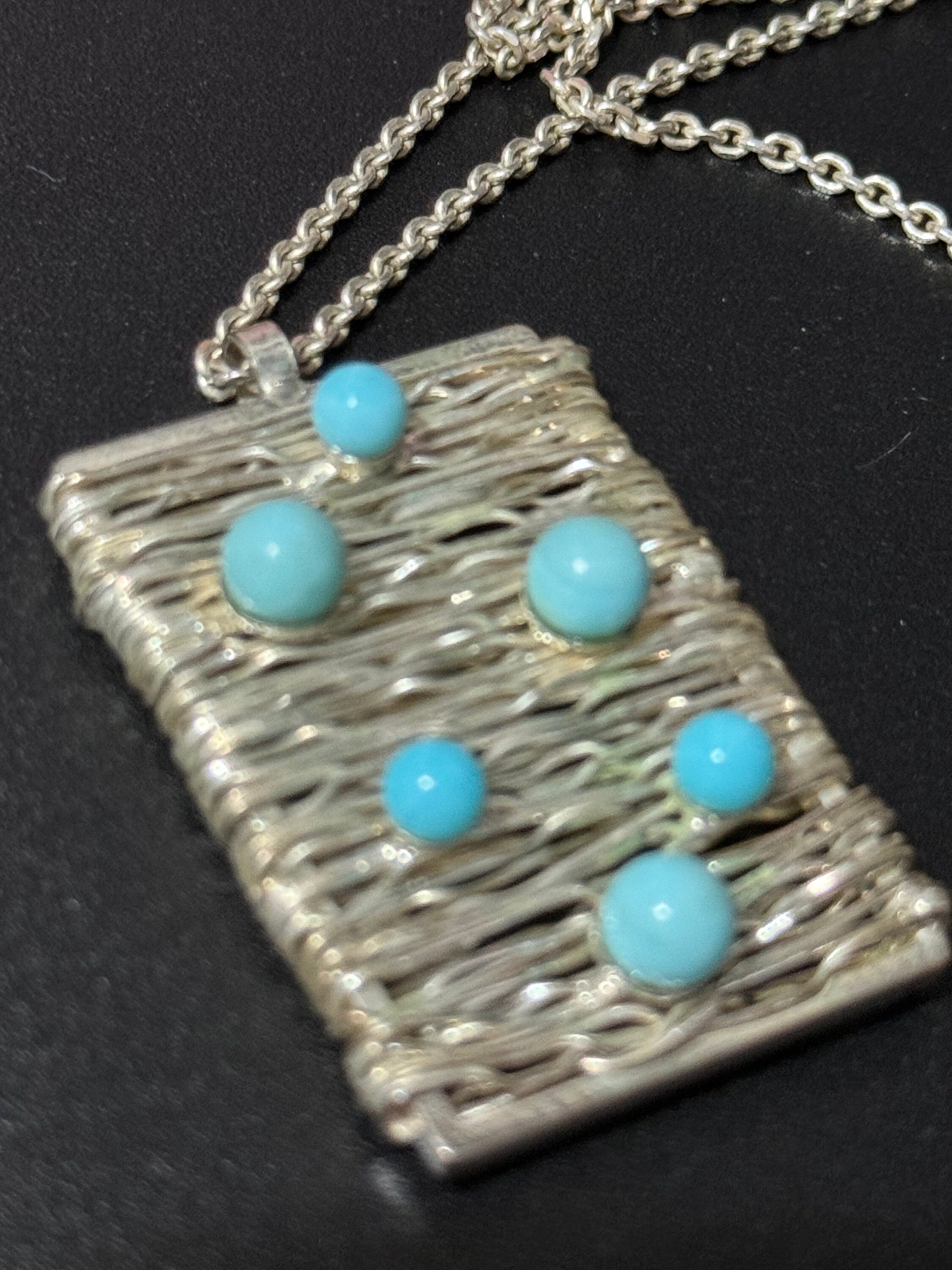 Vintage 1970s 925 Sterling Silver brutalist wirework pendant on chain necklace with turquoise blue gemstones