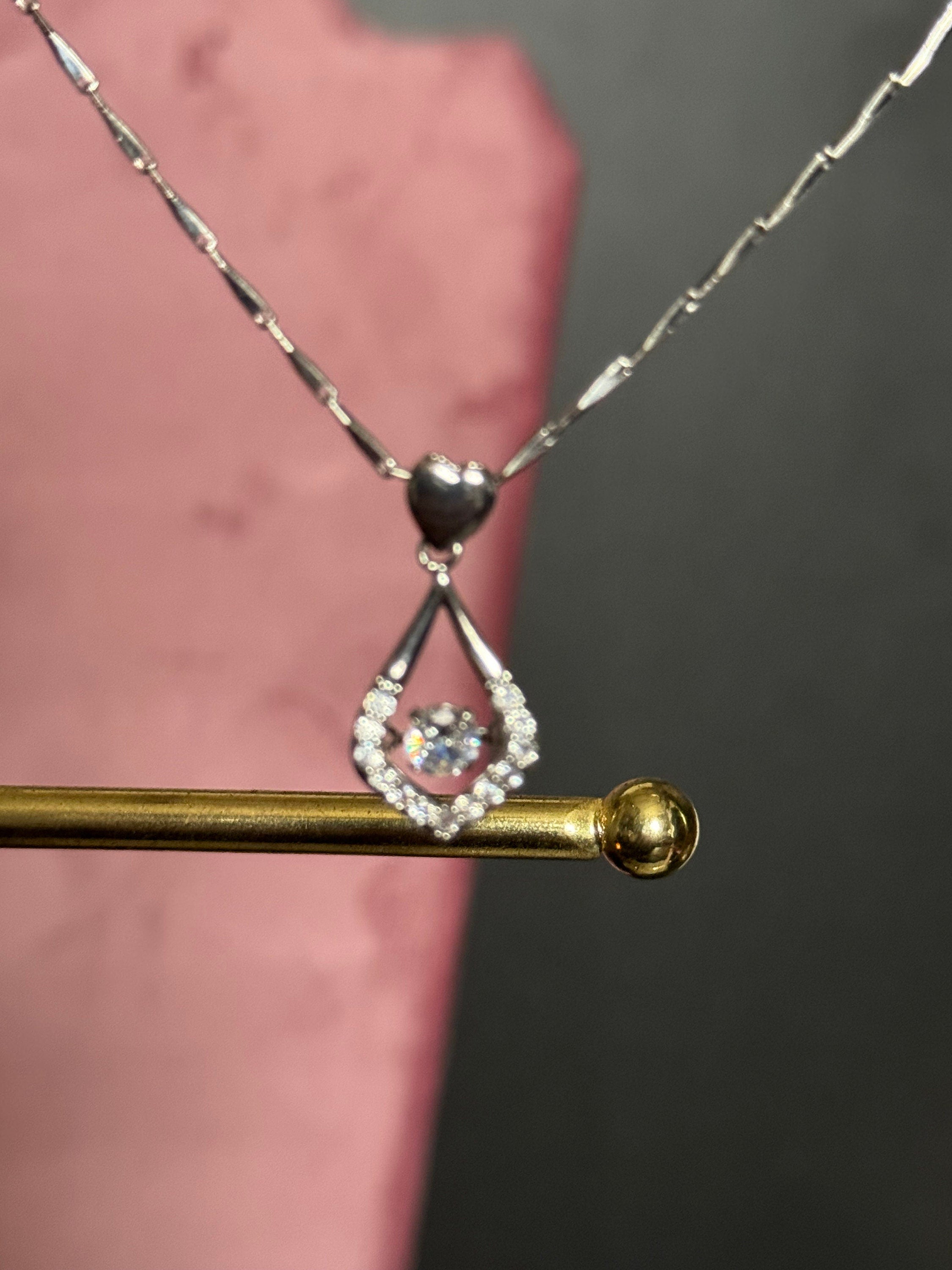925 sterling silver clear diamanté trembler pendant on a chain