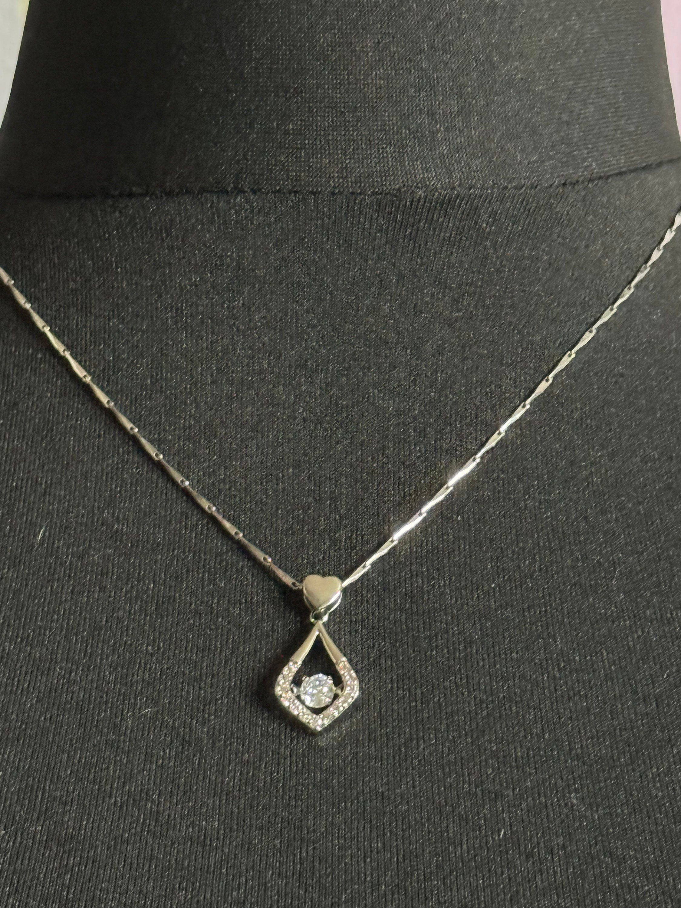 925 sterling silver clear diamanté trembler pendant on a chain