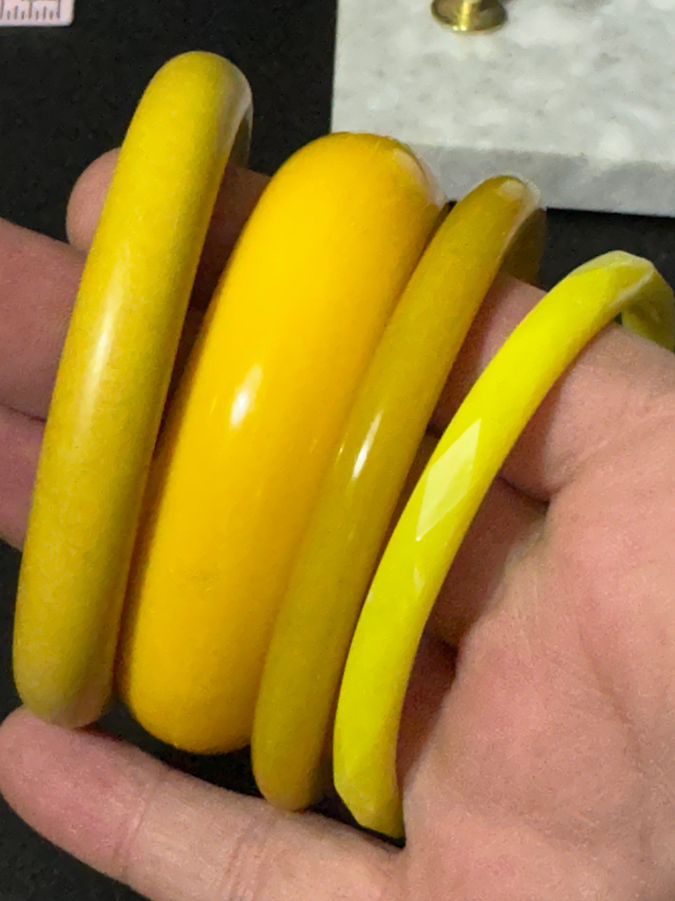 Vintage stack of YELLOW plastic bangles retro acrylic bracelets