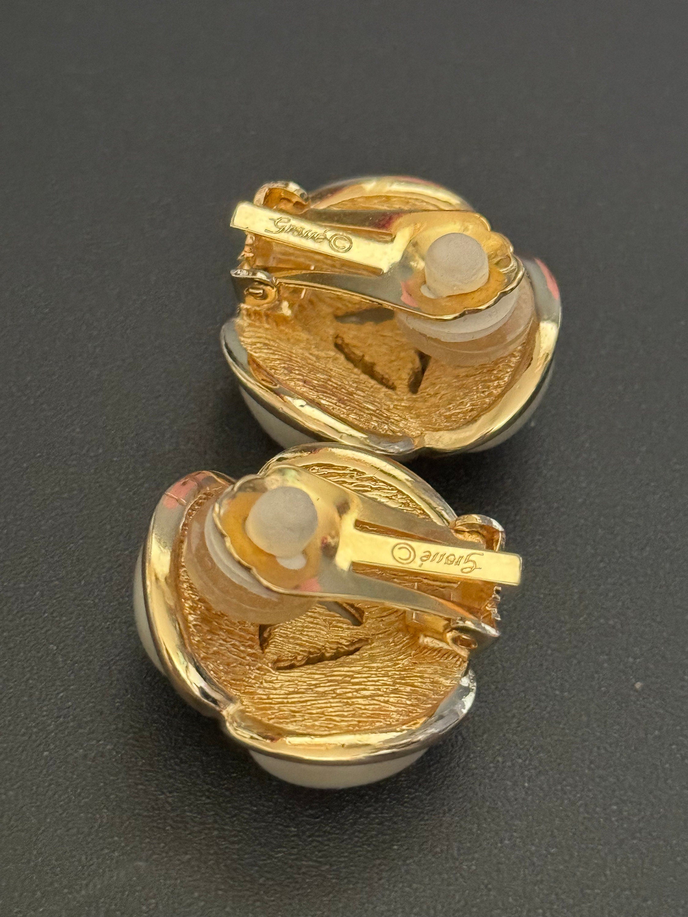 Signed GROSSE Vintage diamanté clear rhinestone paste & 3 oval faux Pearl cabochon gold tone round clip on stud earrings high end designer