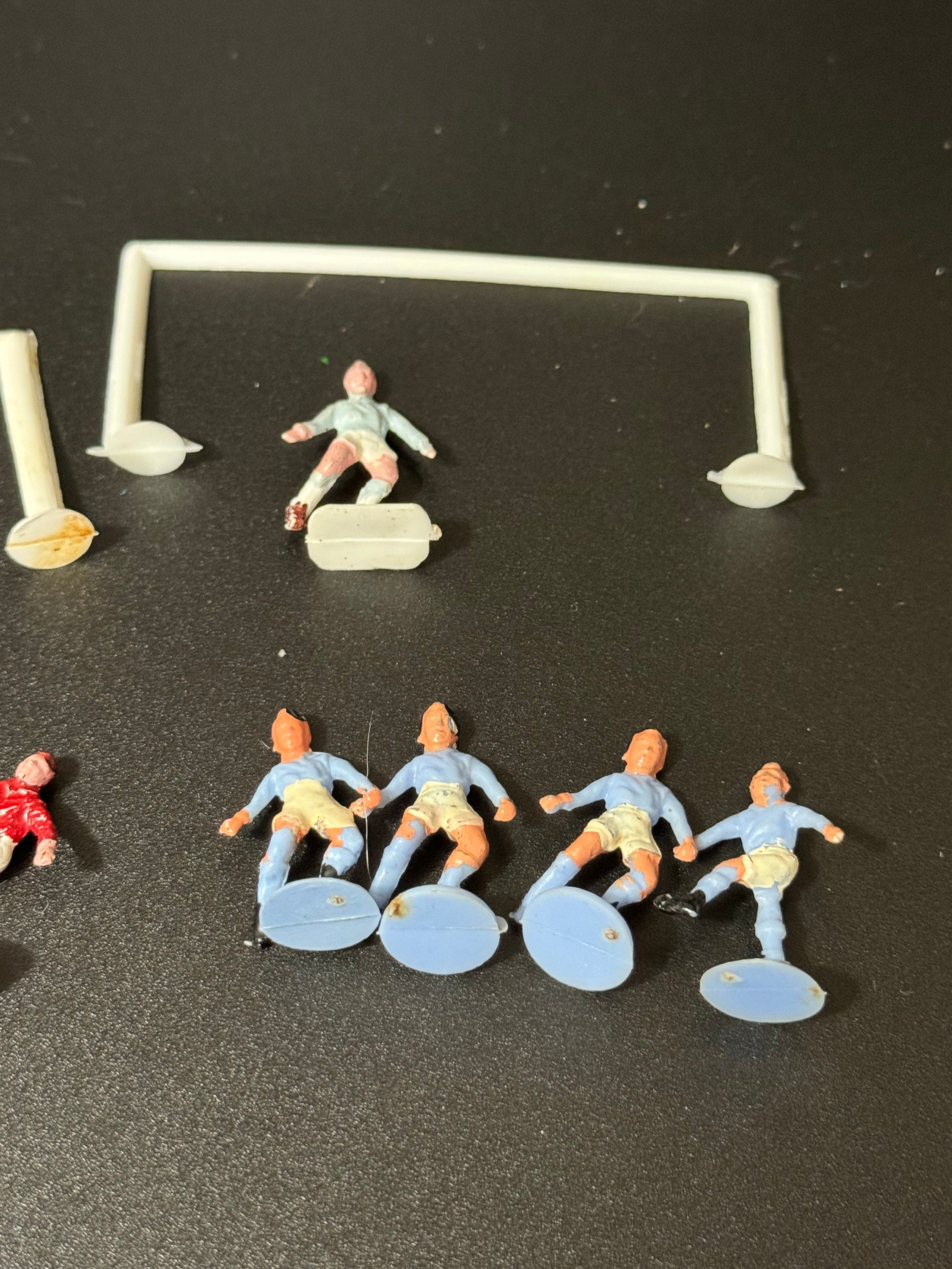 Vintage retro boys dads men’s football team cake toppers players ref and goals football cake birthday