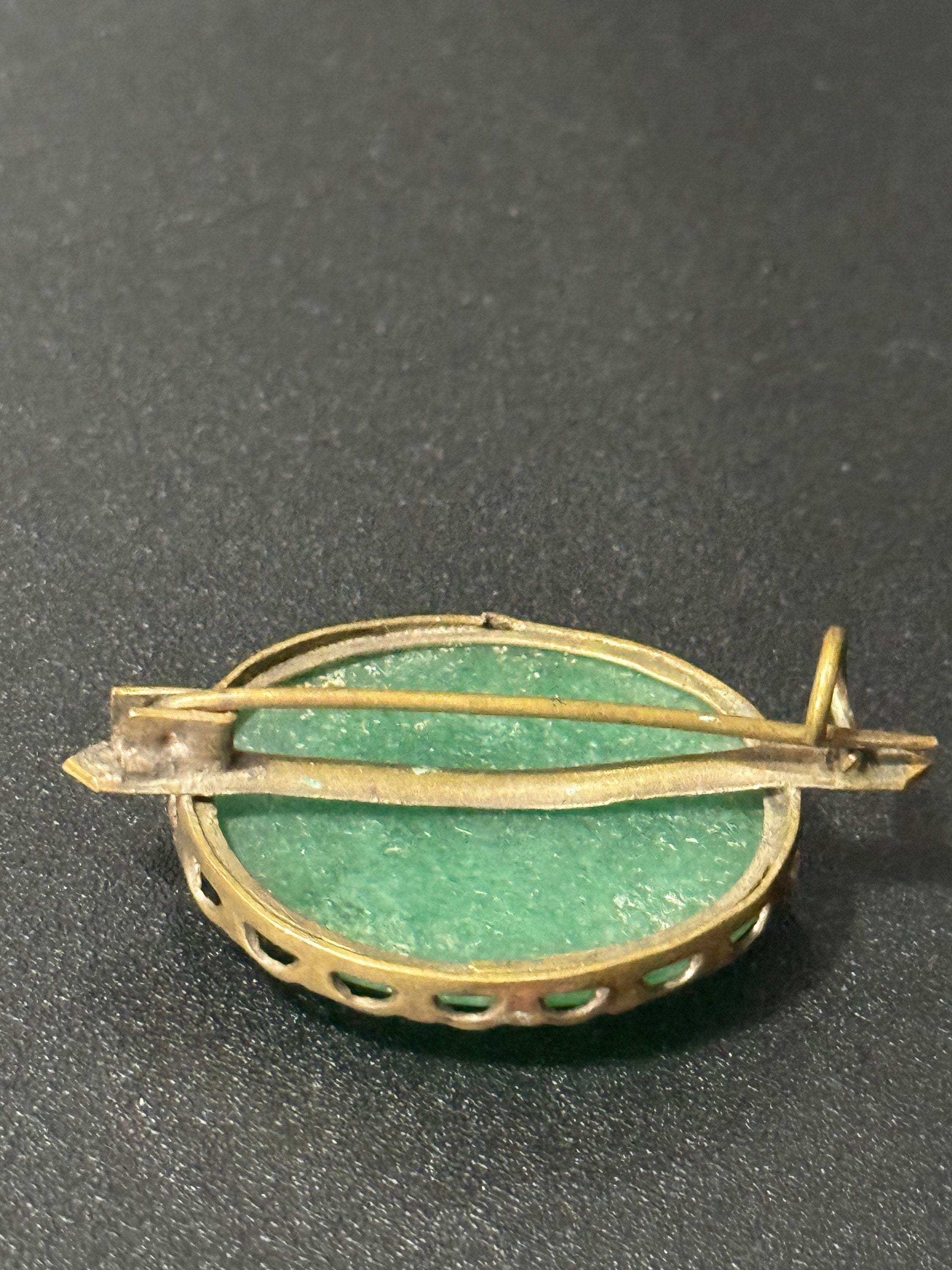 Vintage Green gemstone brass oval Brooch Stone Agate