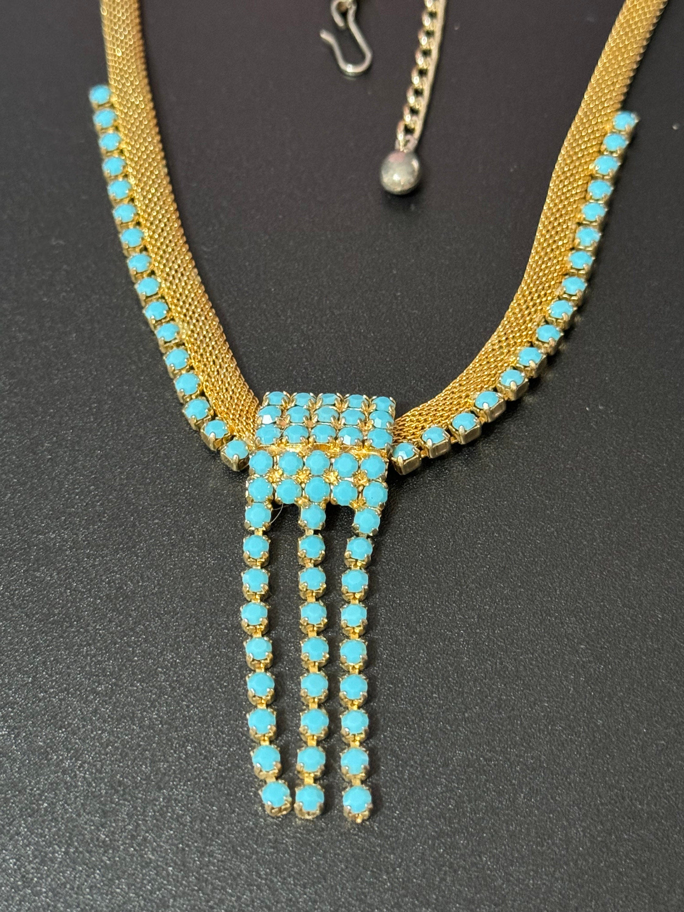 Vintage gold tone mesh lariat drop necklace with turquoise glass paste stones