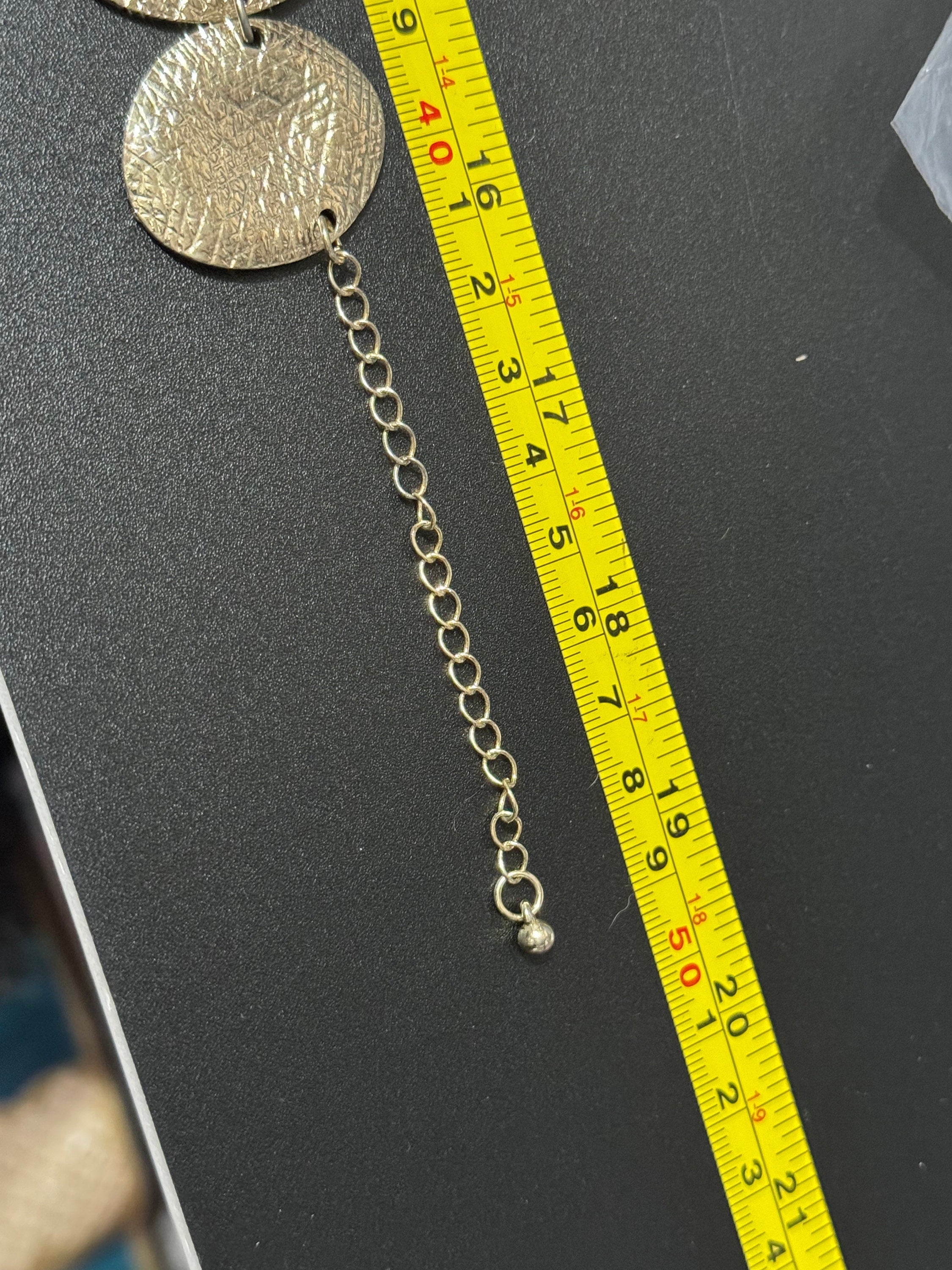 Retro gold tone Etruscan textured disc bib choker necklace