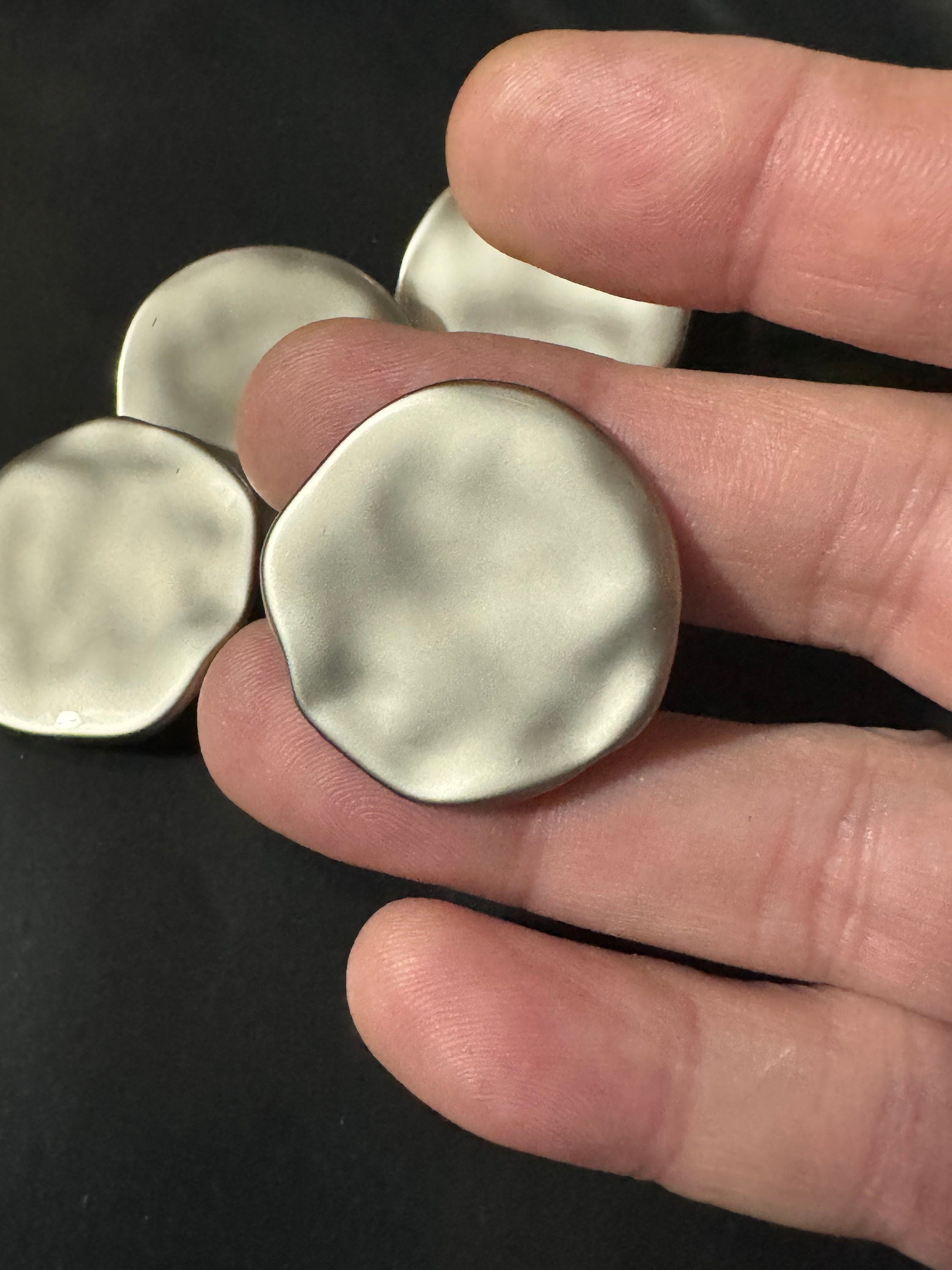 30mm Matt Silver textured buttons, Set of 5 in metal