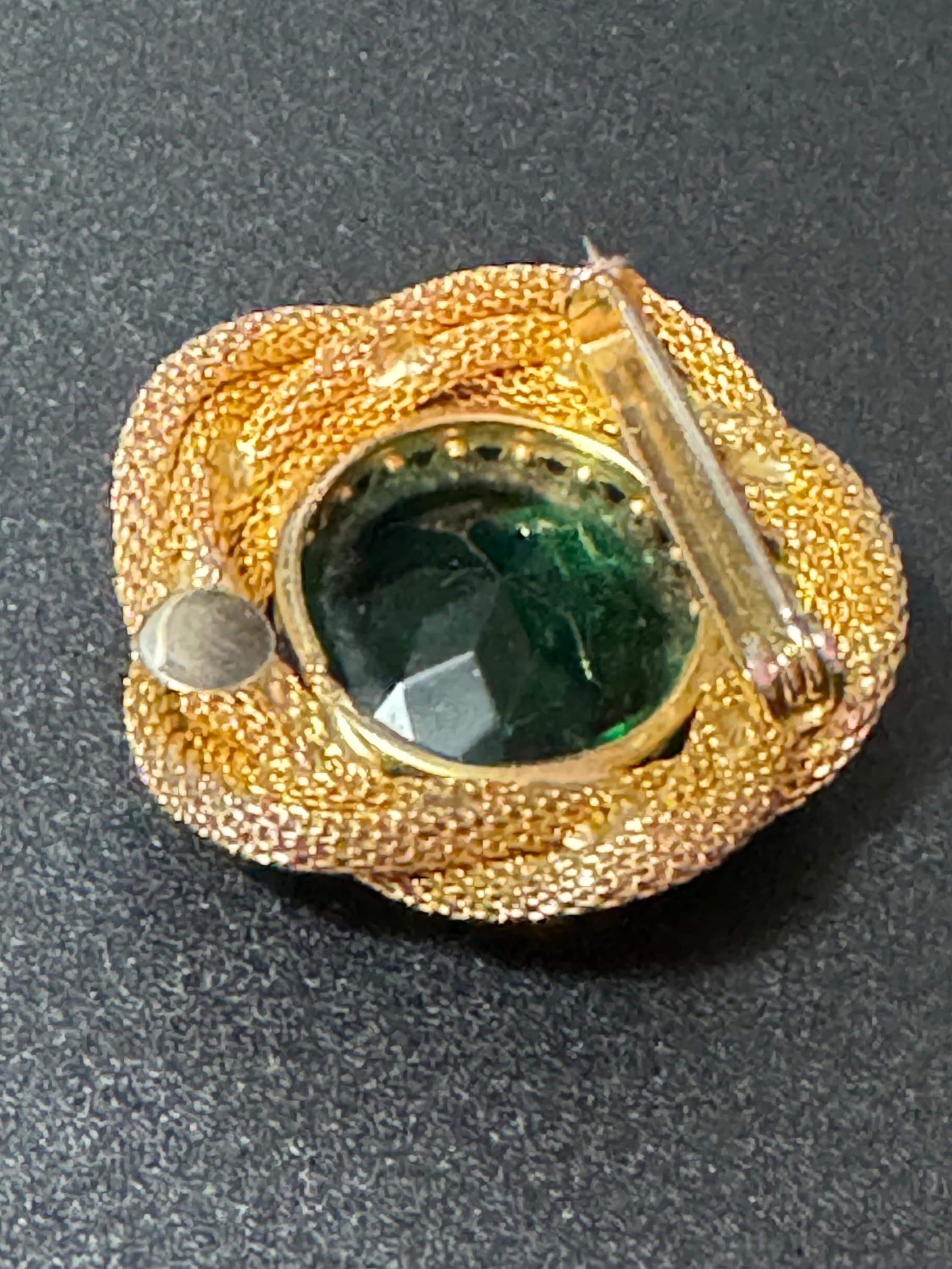 vintage modernist gold tone Green glass mesh brooch 4cm