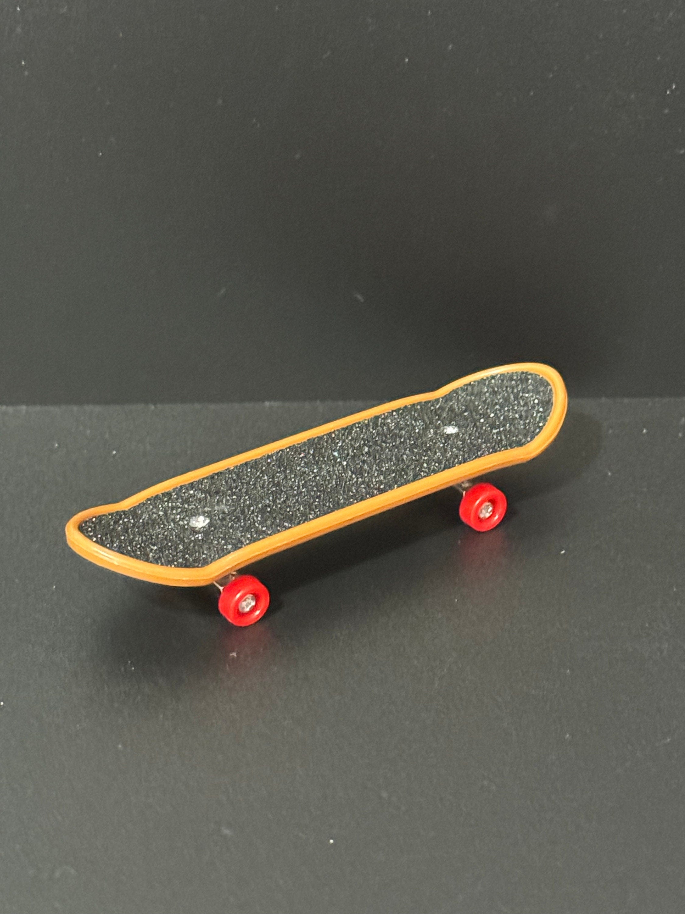 Miniature toy skateboard cake topper decoration plastic finger operated sports