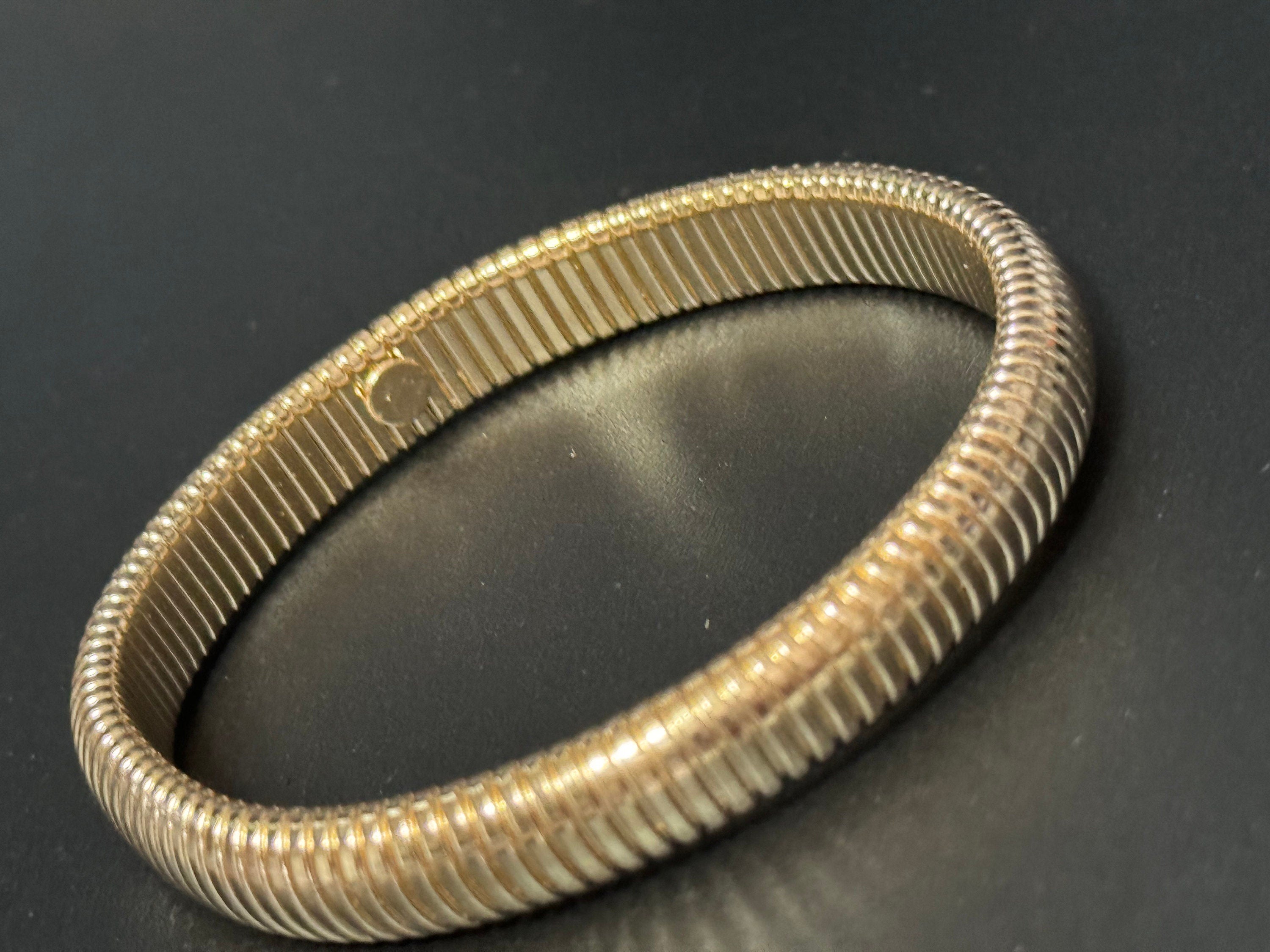 Retro 1cm gold tone omega bangle bracelet with stretch