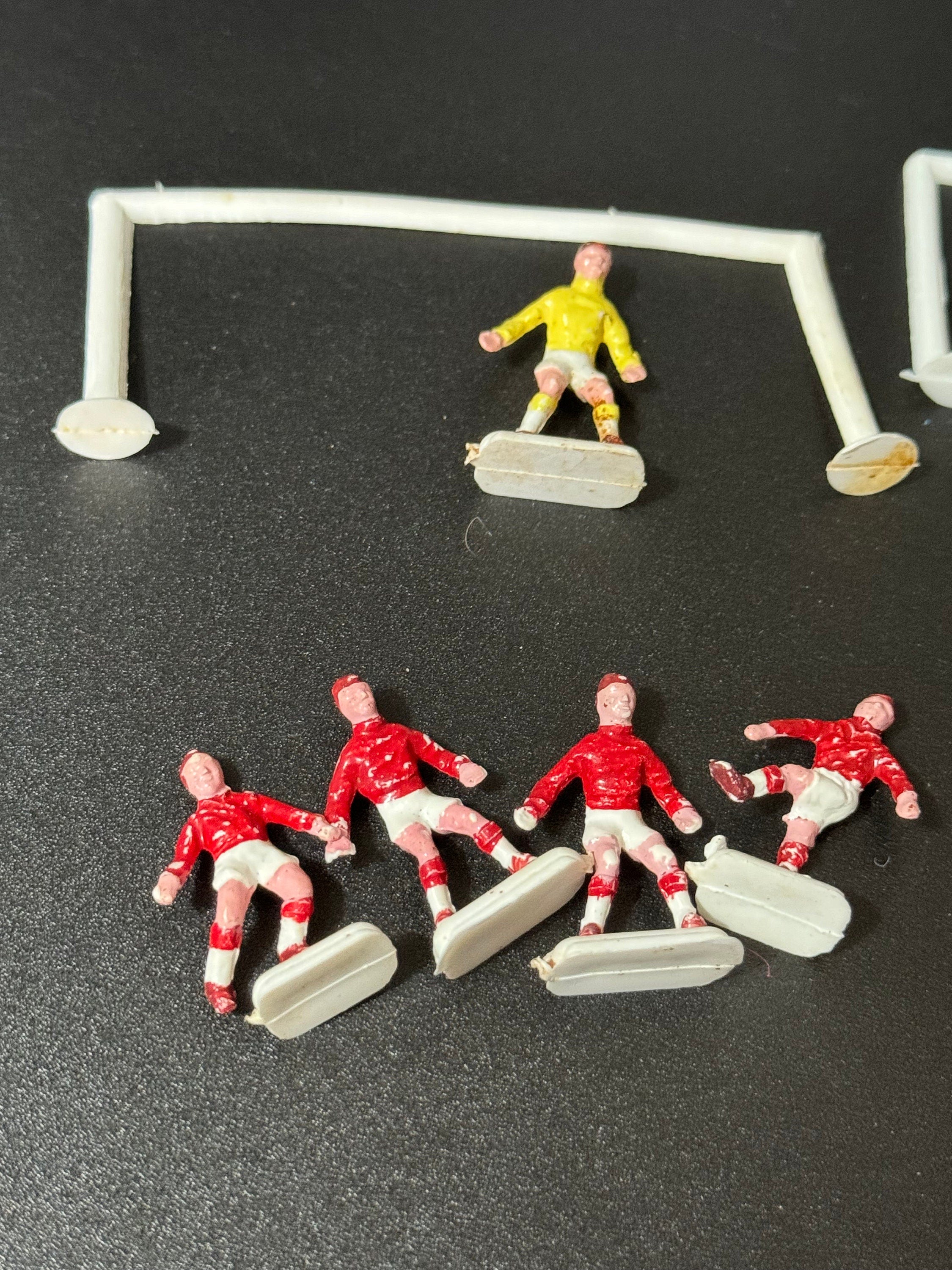 Vintage retro boys dads men’s football team cake toppers players ref and goals football cake birthday