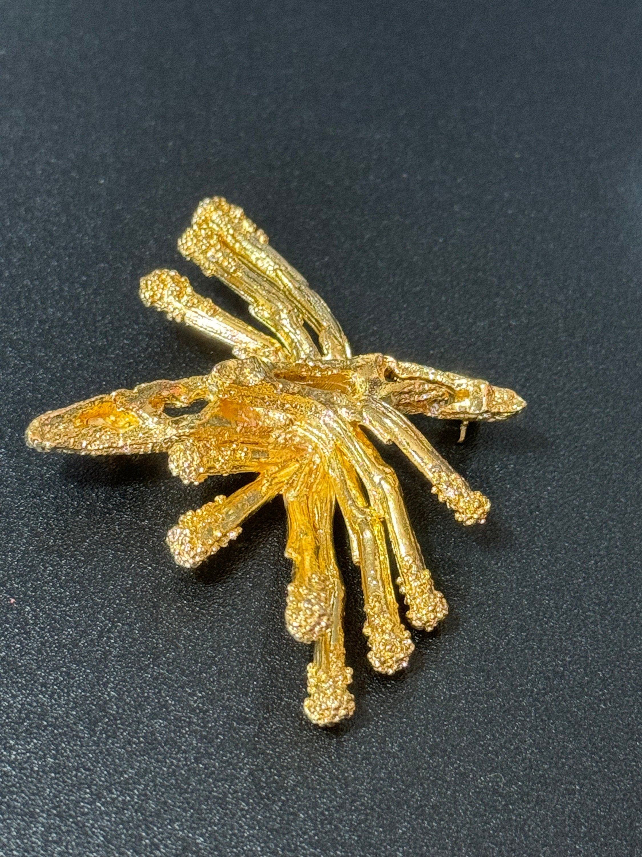 vintage modernist gold tone abstract textured spiked brooch