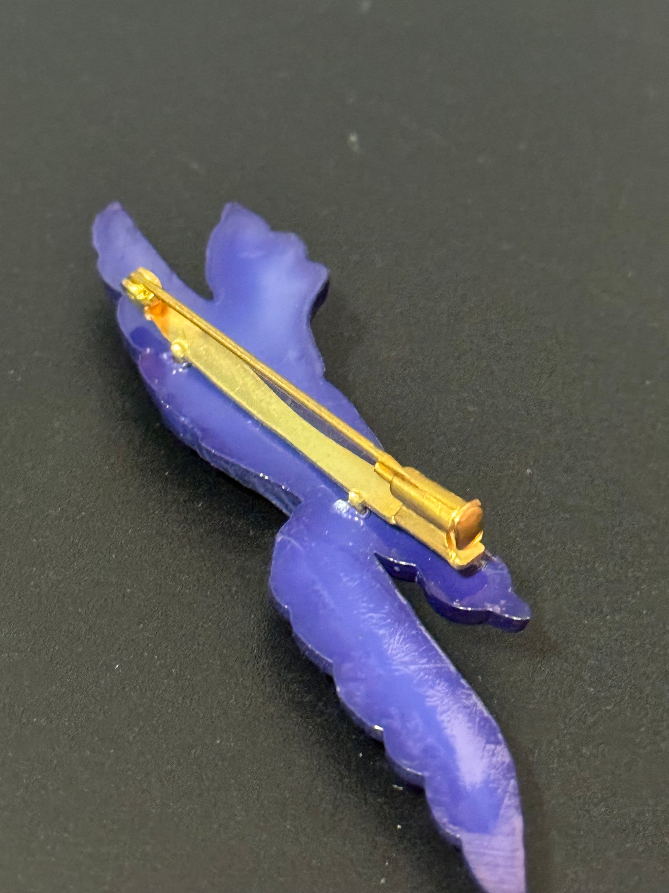 Oversized 9cm seagull brooch, vintage French early plastic purple celluloid