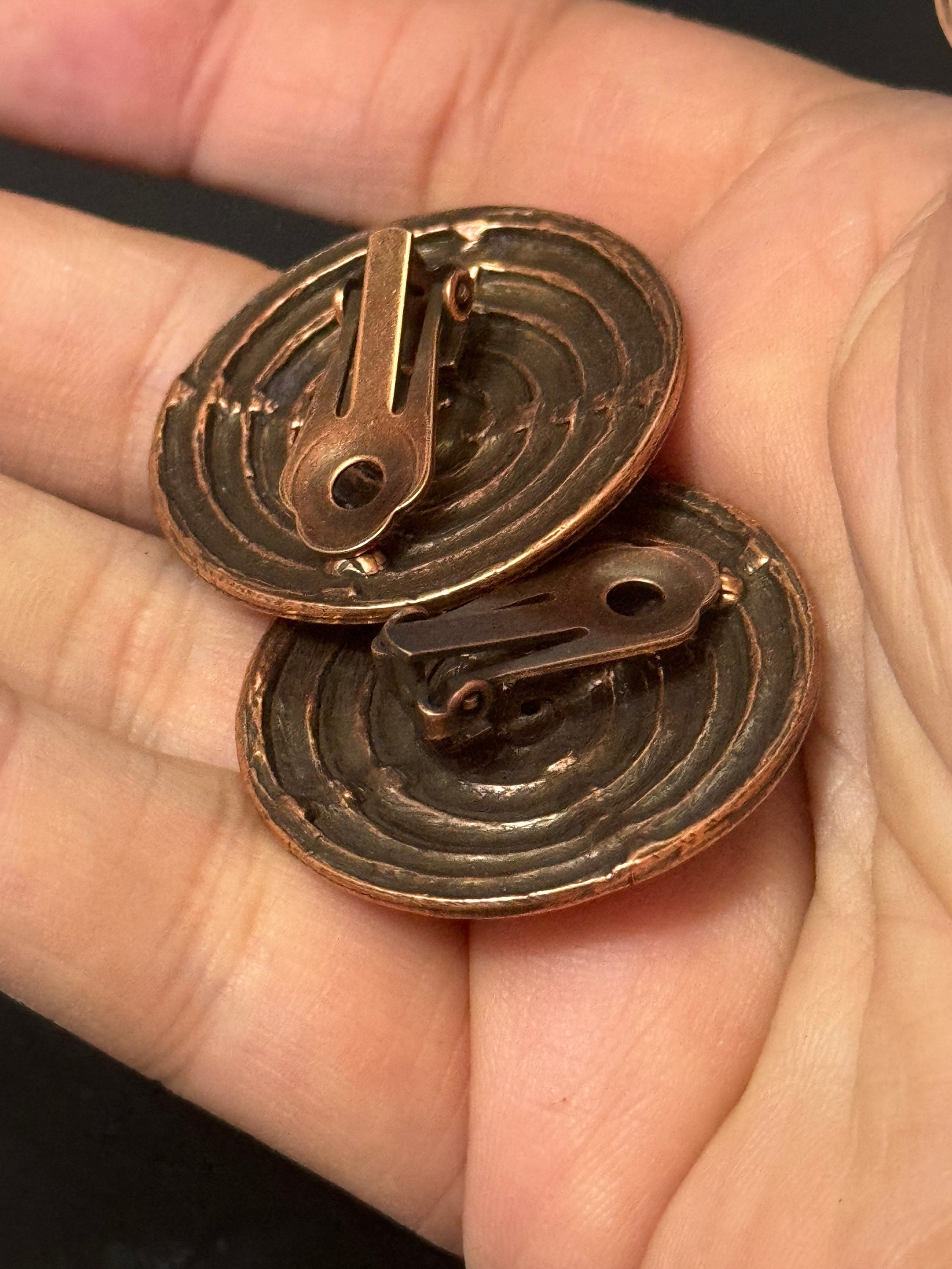 Copper disc clip on earrings, Etruscan 3.5cm round 80s period