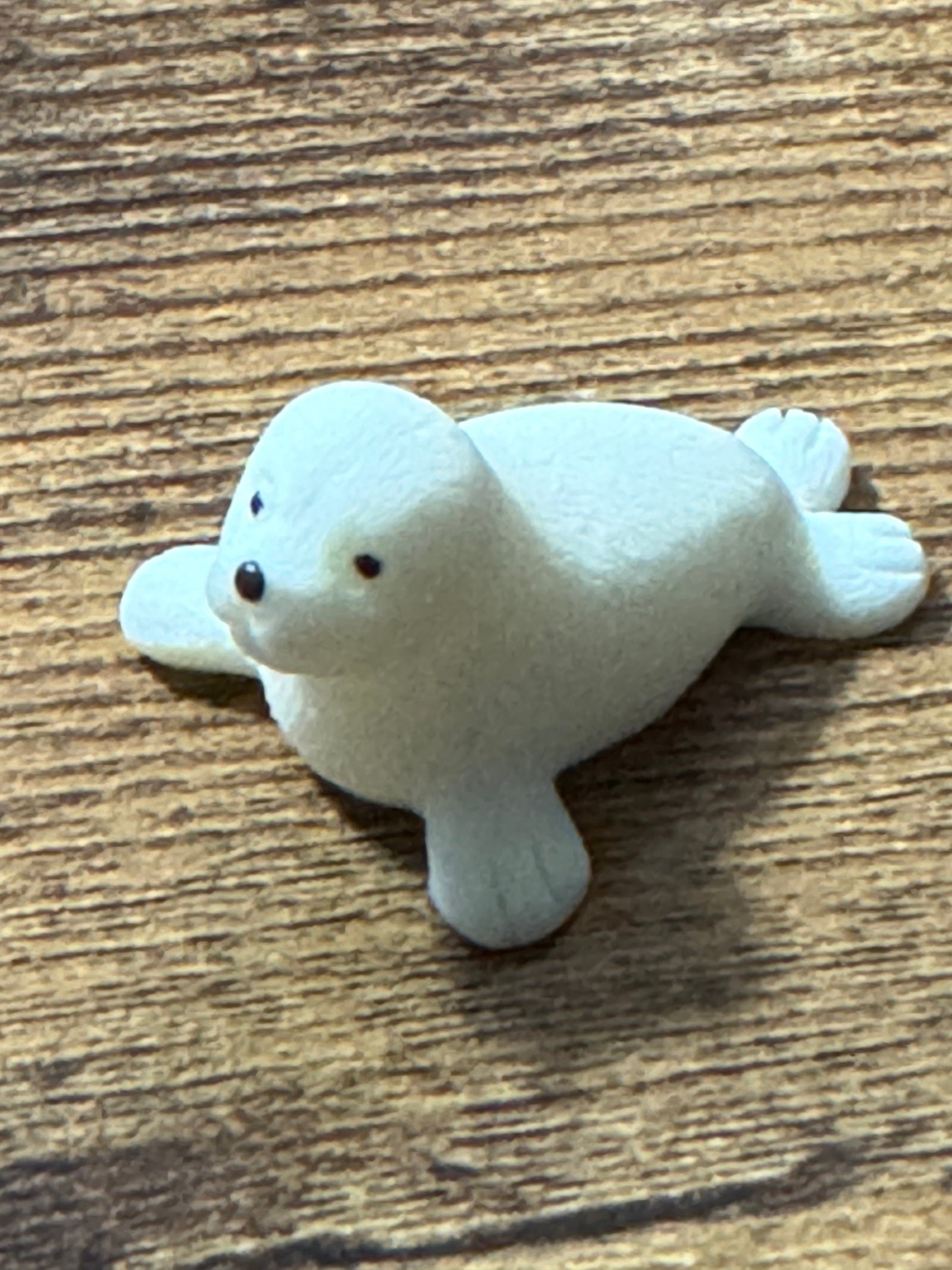 1 x miniature mummy white seal cake toppers Christmas Arctic cake scenery