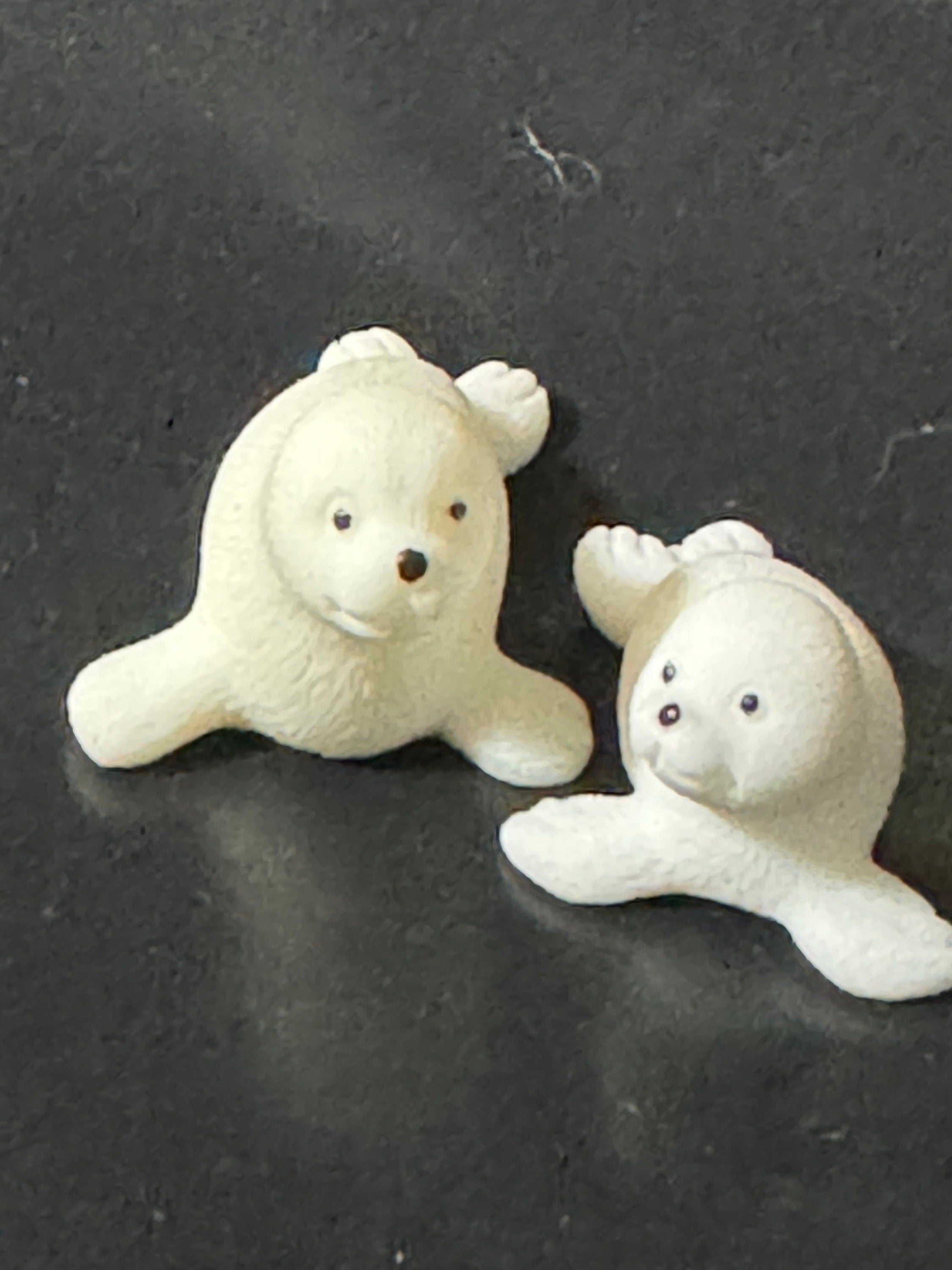 1 x miniature mummy white seal cake toppers Christmas Arctic cake scenery