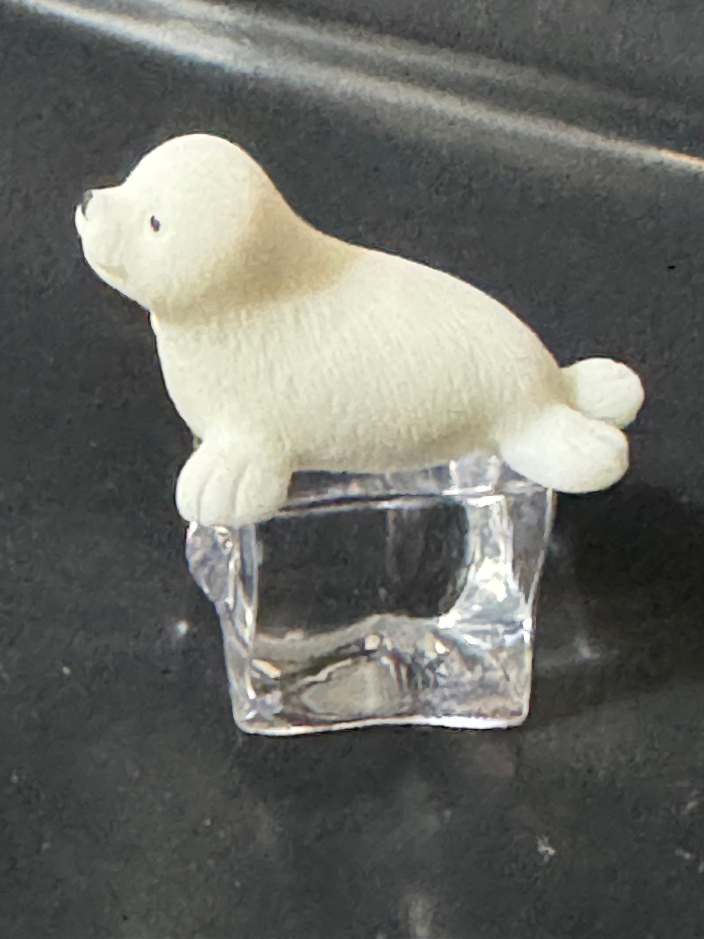 1 x miniature mummy white seal cake toppers Christmas Arctic cake scenery