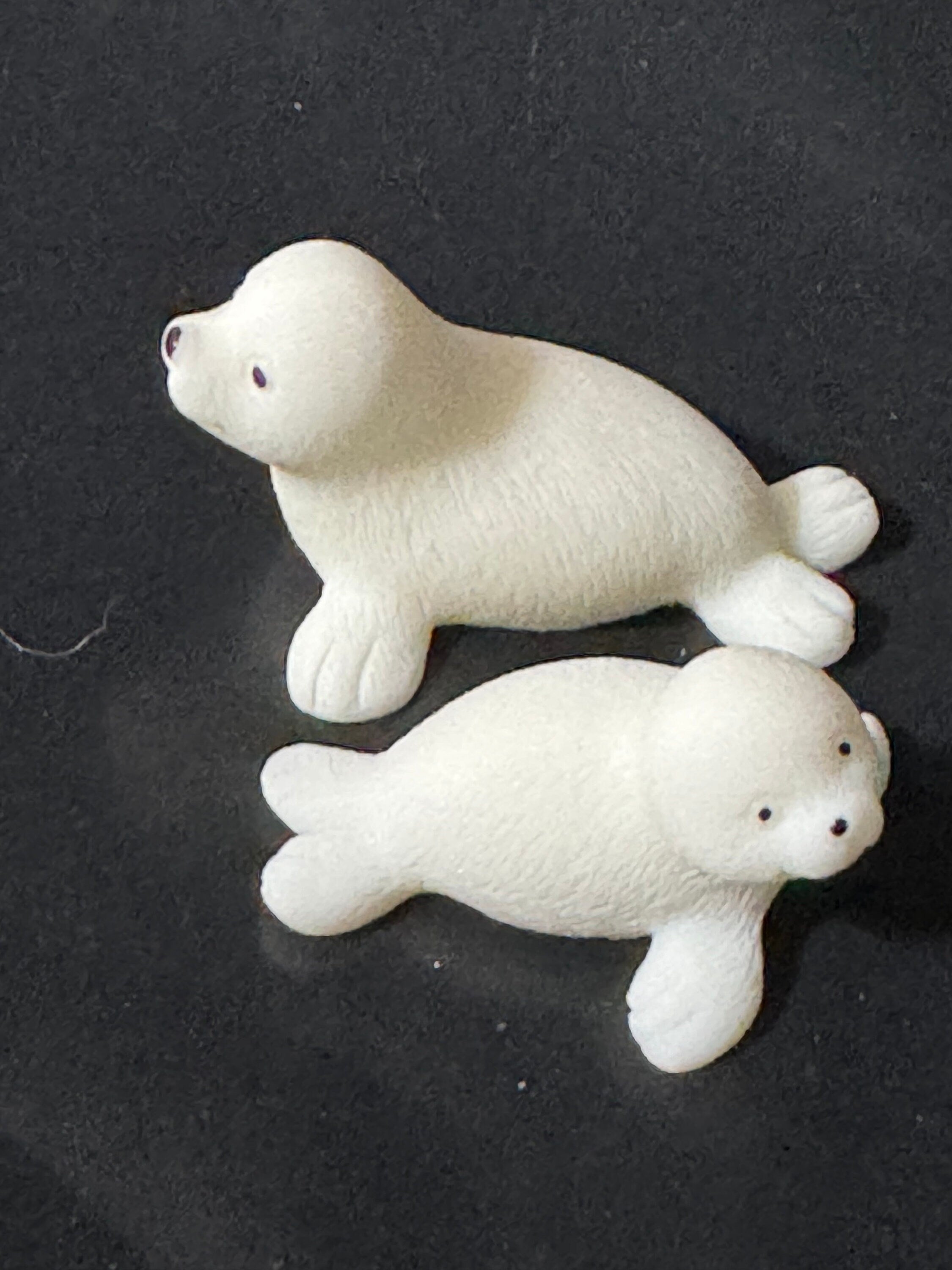1 x miniature mummy white seal cake toppers Christmas Arctic cake scenery
