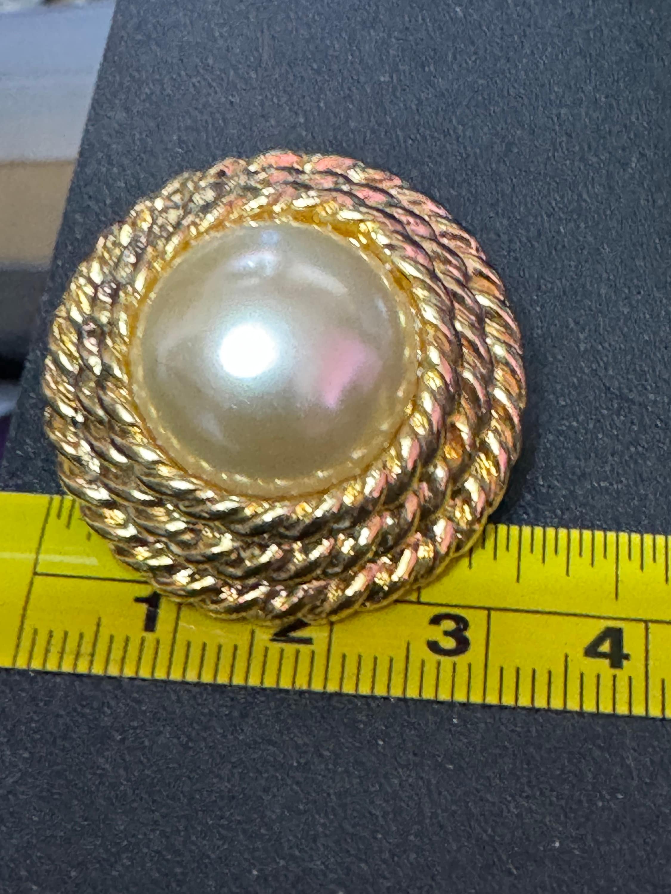 oversized 3.5cm Gold tone faux pearl cabochon nautical rope twist domed clip on earrings 1980s
