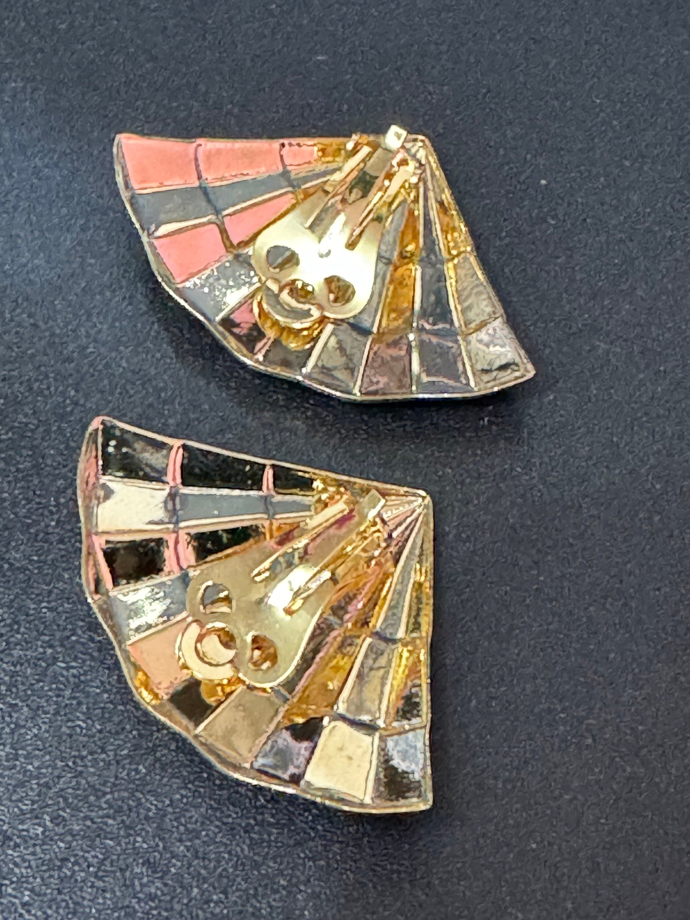 Gold FAN clip on earrings, 1980s geometric True vintage