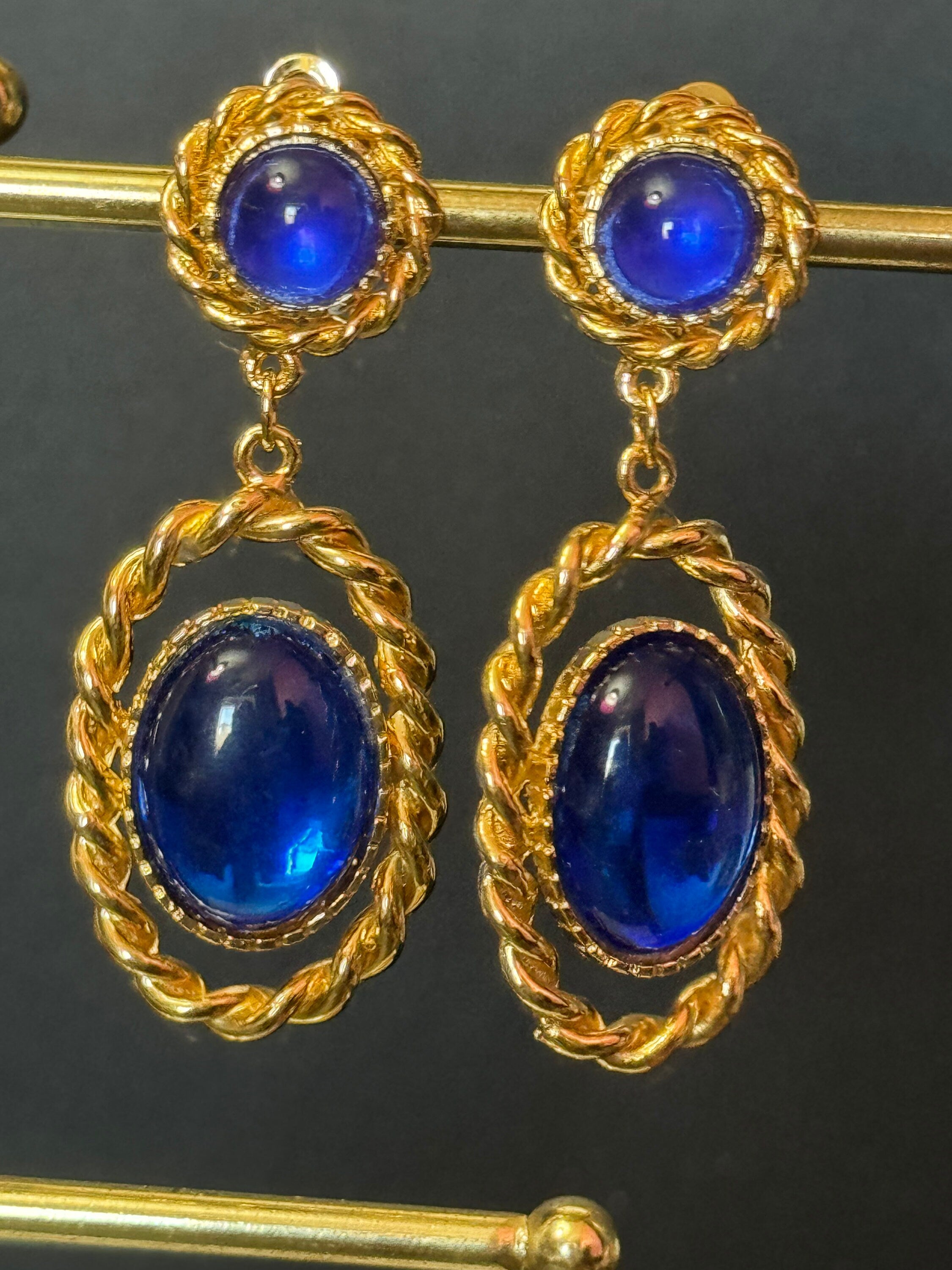 Reserved C vintage xl 7cm nautical rope twist bright blue oval cabochon Gold tone dangly drop clip on earrings 1990s Gripoix style