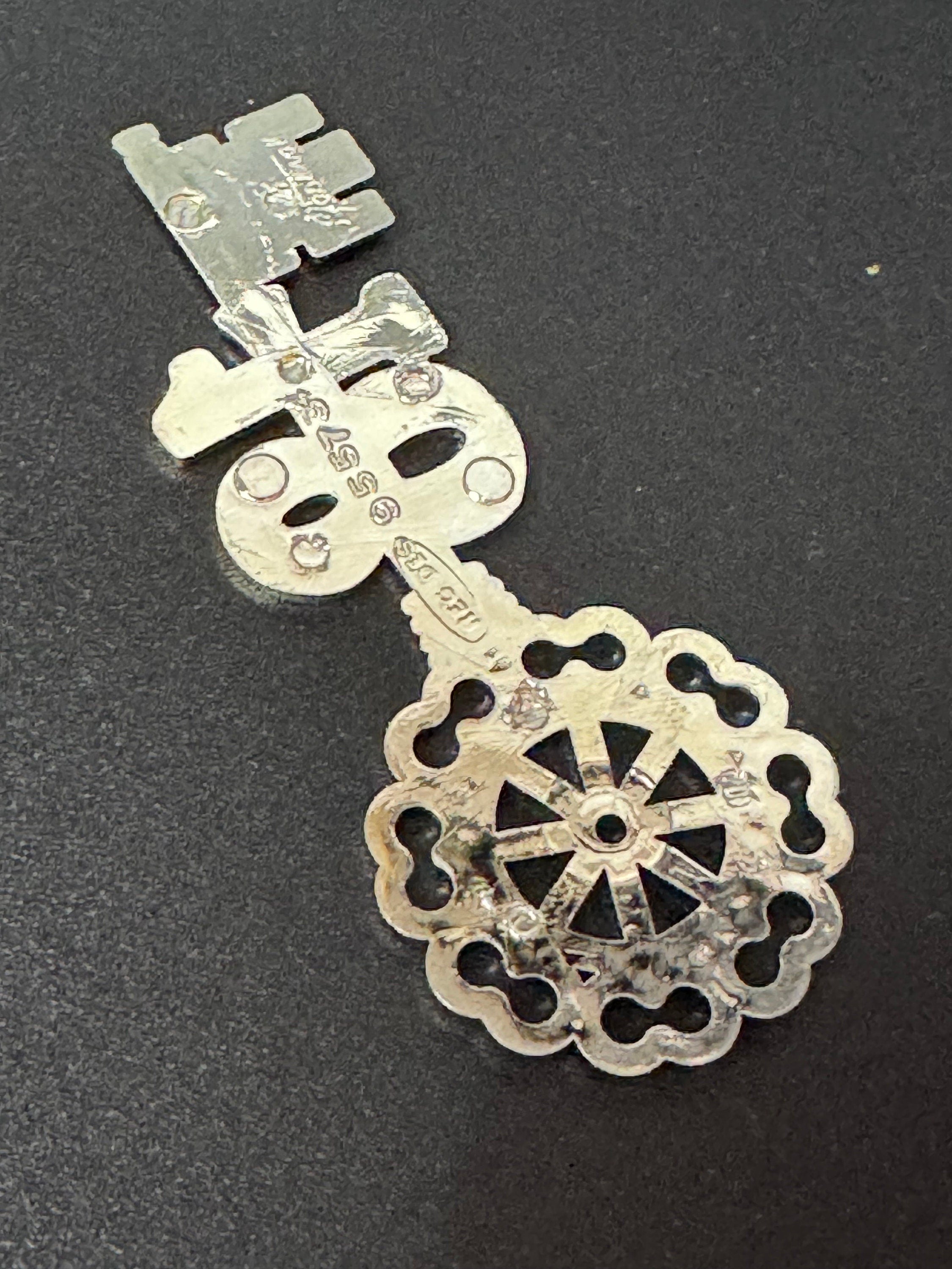 Vintage 18th Birthday Key to the Door silver Cake Decoration Happy Birthday Cake Topper Sign Home Baking