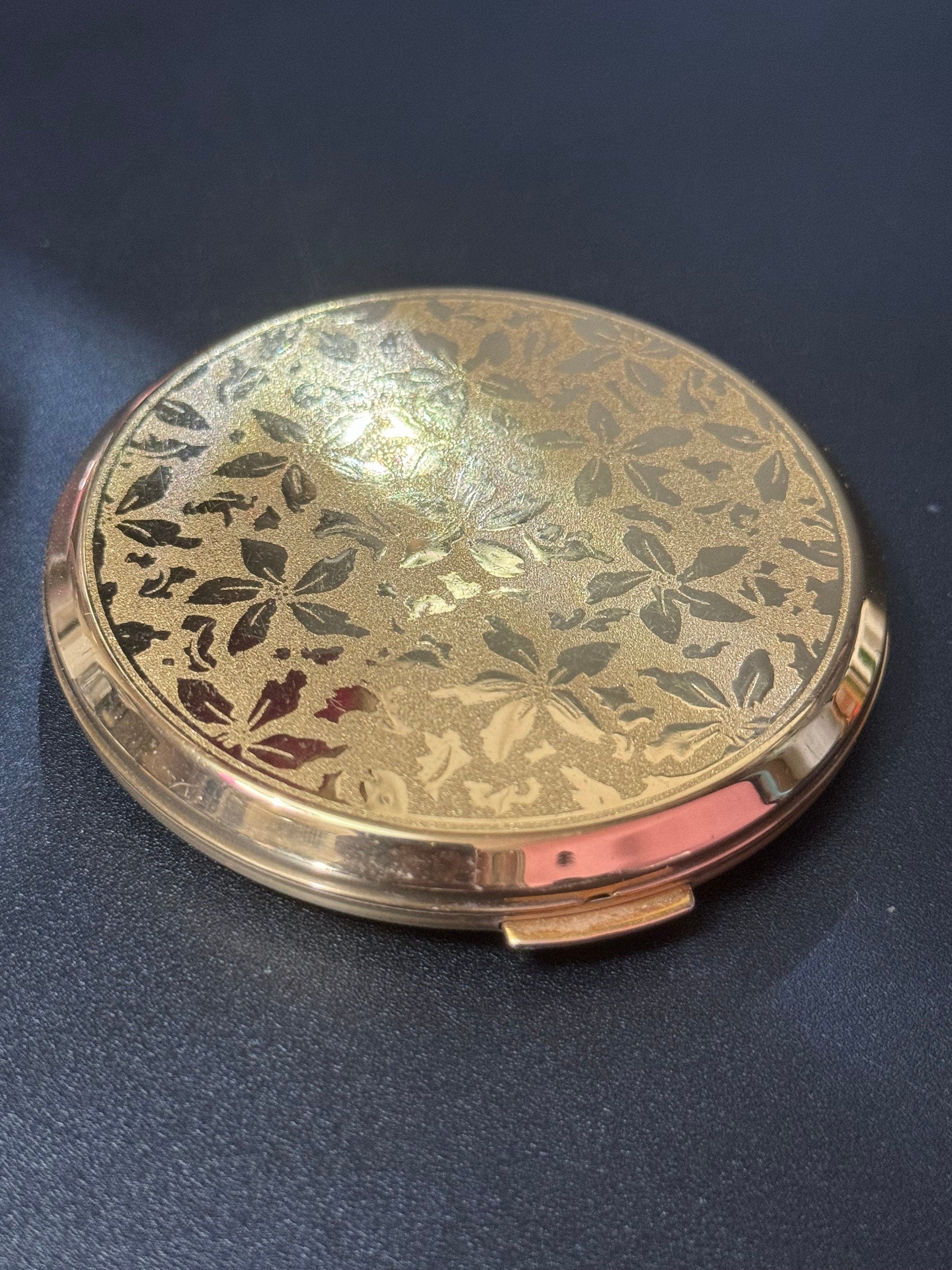Etched flowers leaves plain floral Stratton powder compact gold tone