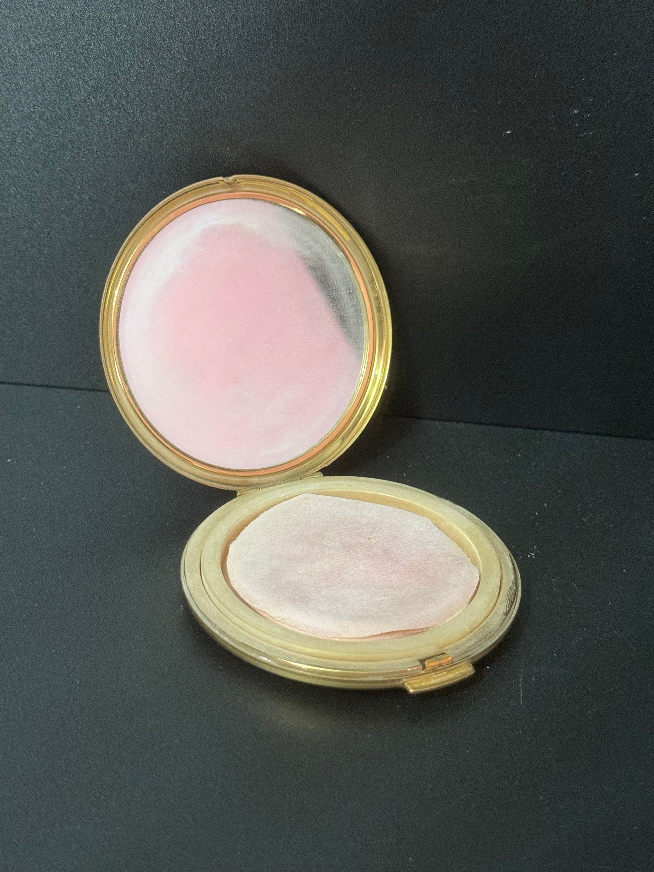 Etched flowers leaves plain floral Stratton powder compact gold tone