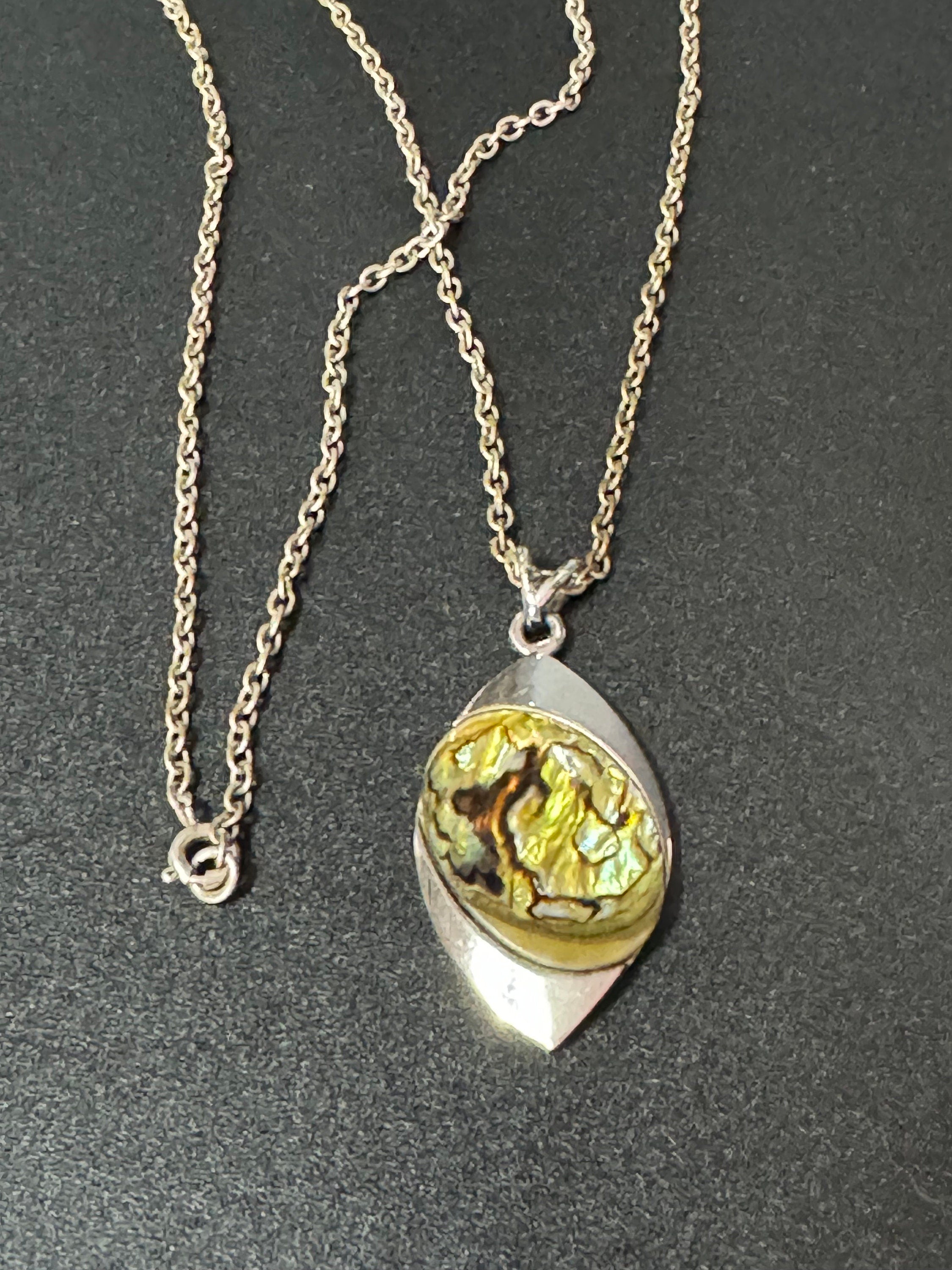 signed EXQUISITE Vintage Modernist silver tone mother of pearl abalone shell pendant necklace 1970s