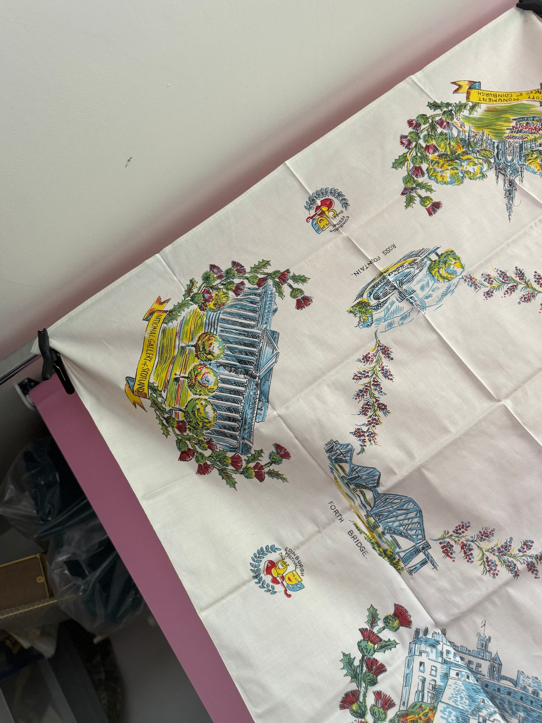 36” Vintage printed souvenir tablecloth EDINBURGH SCOTLAND landmarks Scottish city