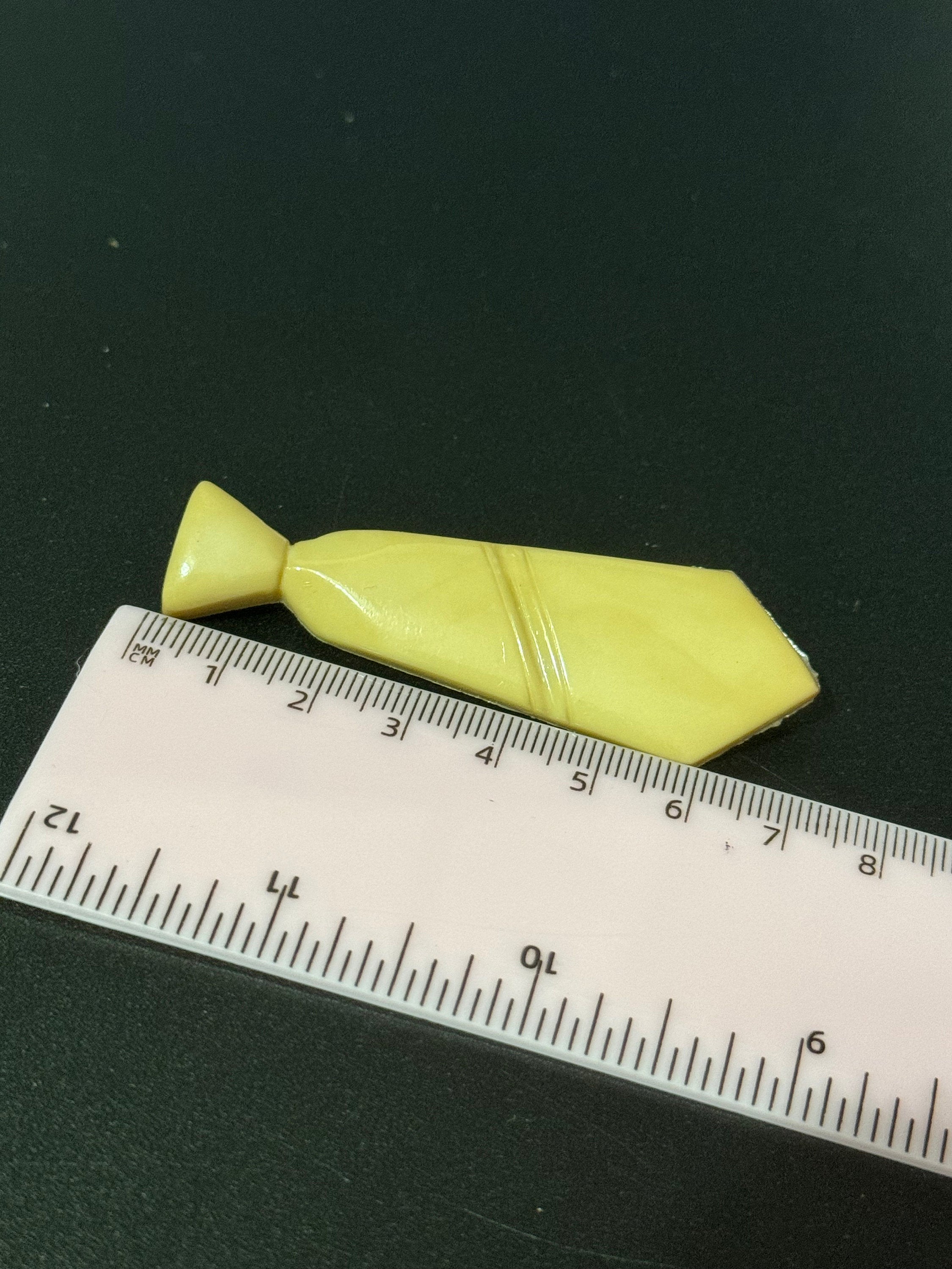 5cm true vintage novelty French early plastic celluloid cream men’s suit tie Brooch