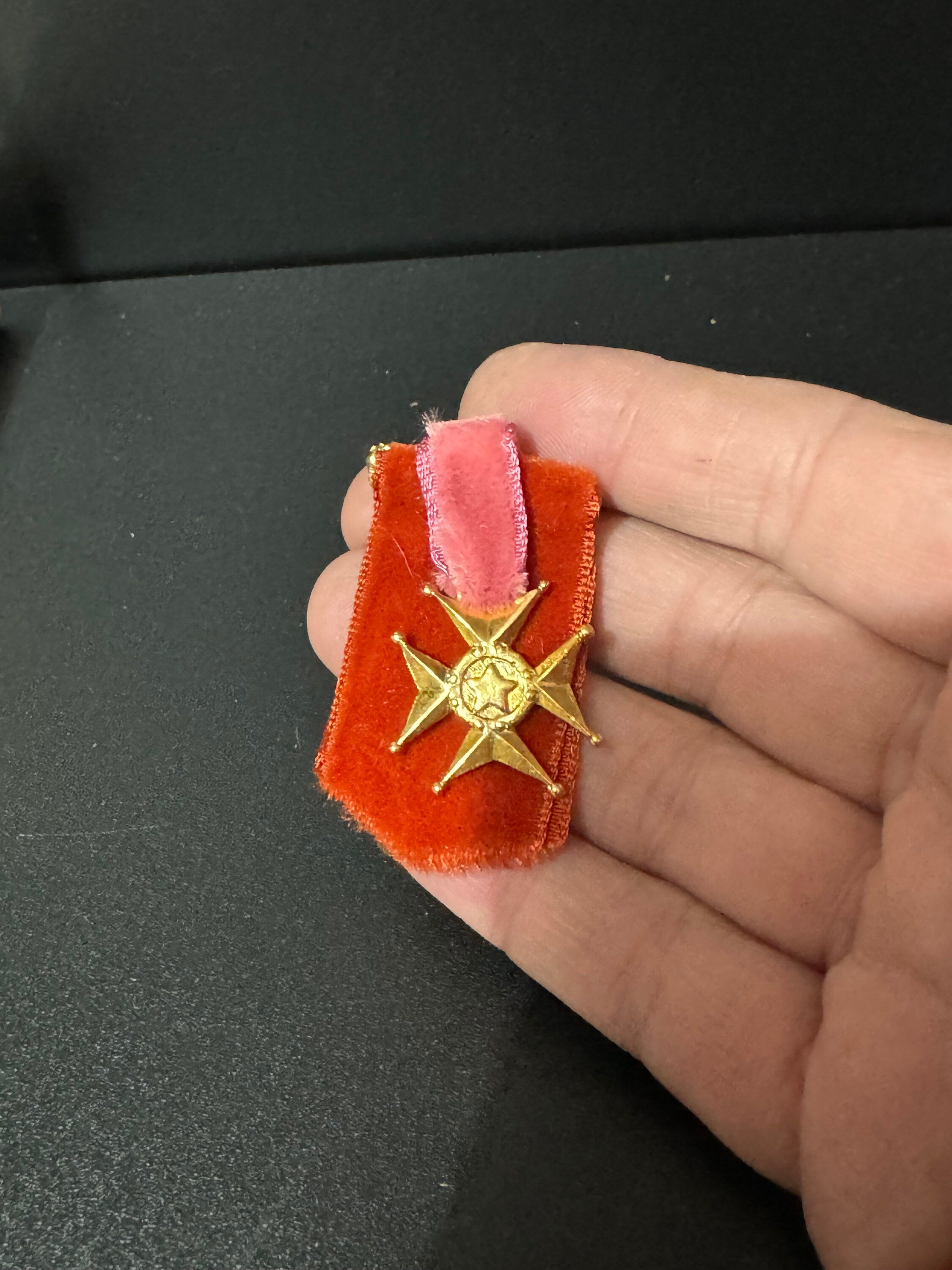 vintage novelty French velvet faux medal military Brooch parachute regiment Maltese cross