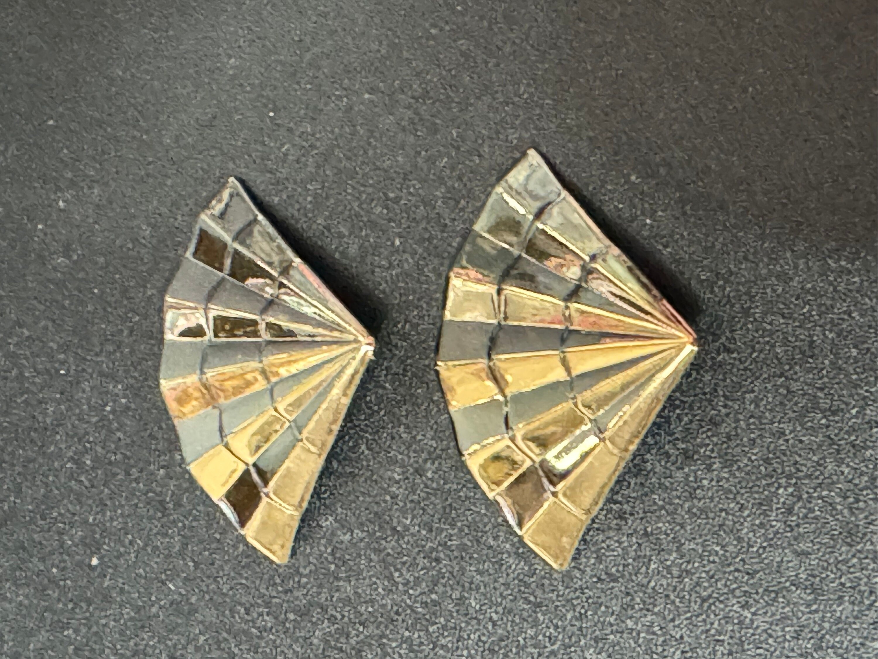 Gold FAN clip on earrings, 1980s geometric True vintage