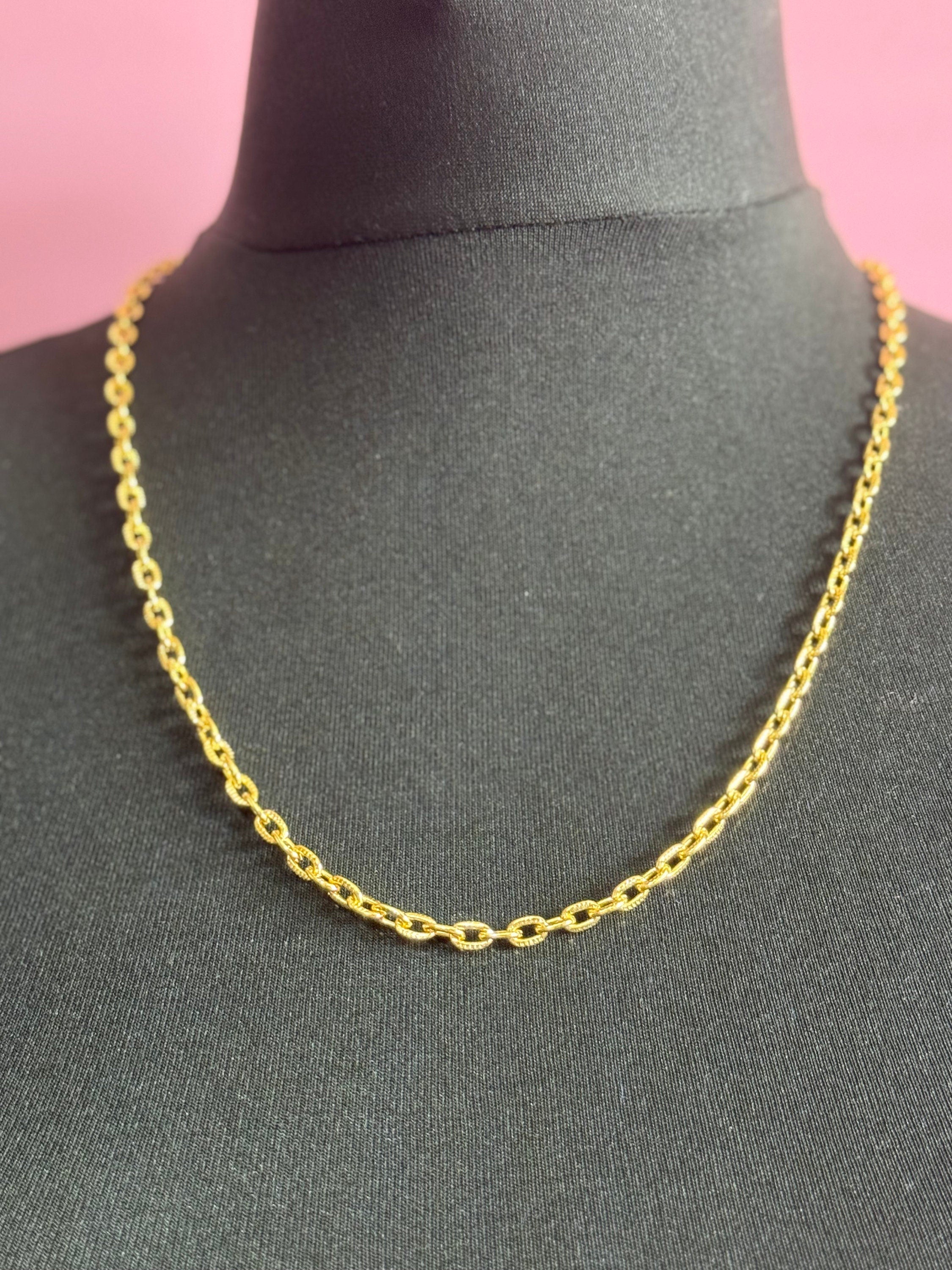 18” 61cm long 1980s gold tone textured cable link plain chain necklace