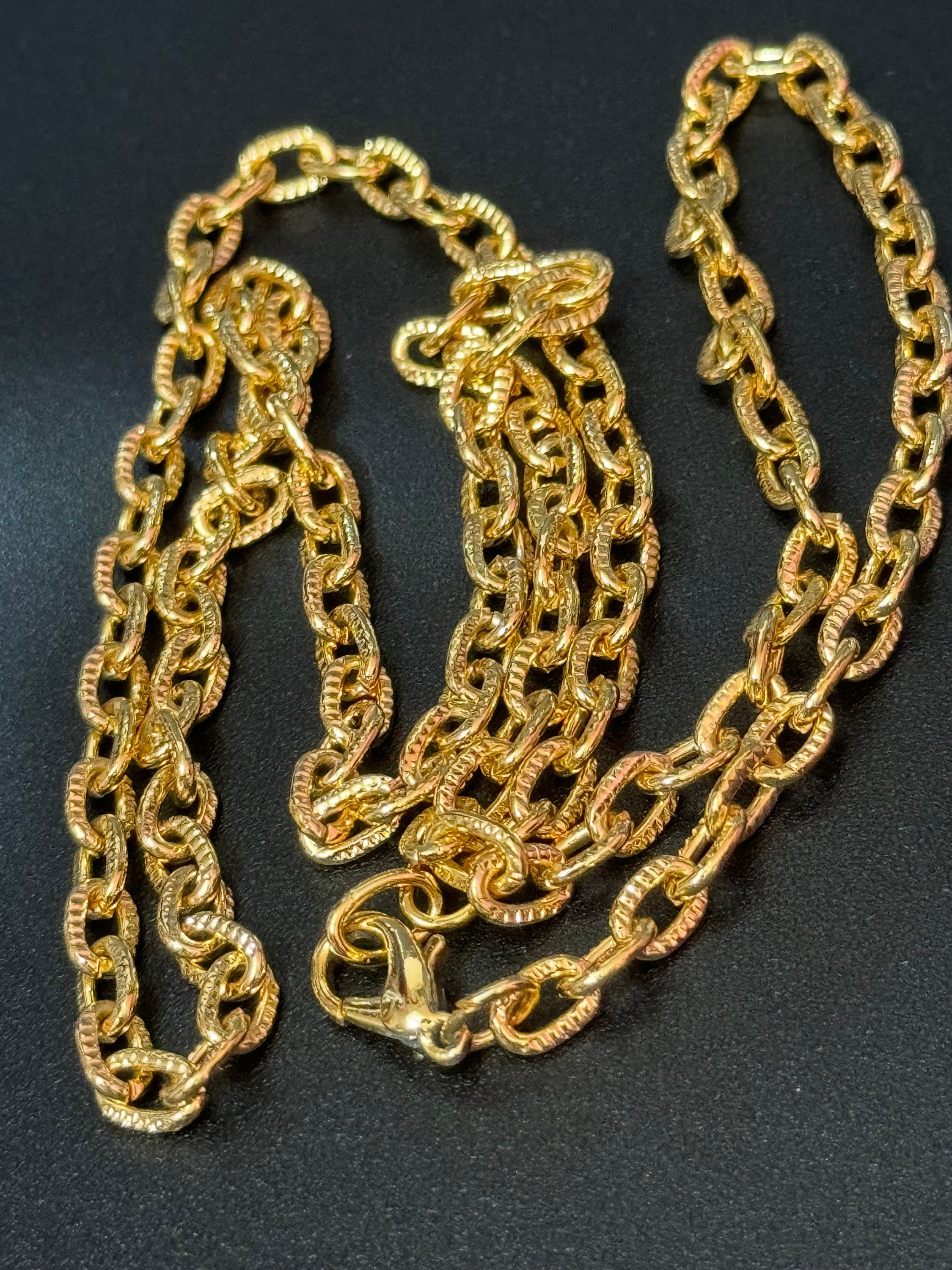 18” 61cm long 1980s gold tone textured cable link plain chain necklace