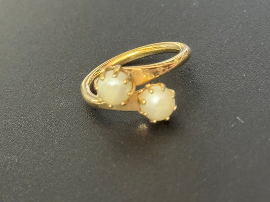 Sarah Coventry gold tone double faux pearl cocktail ring size M