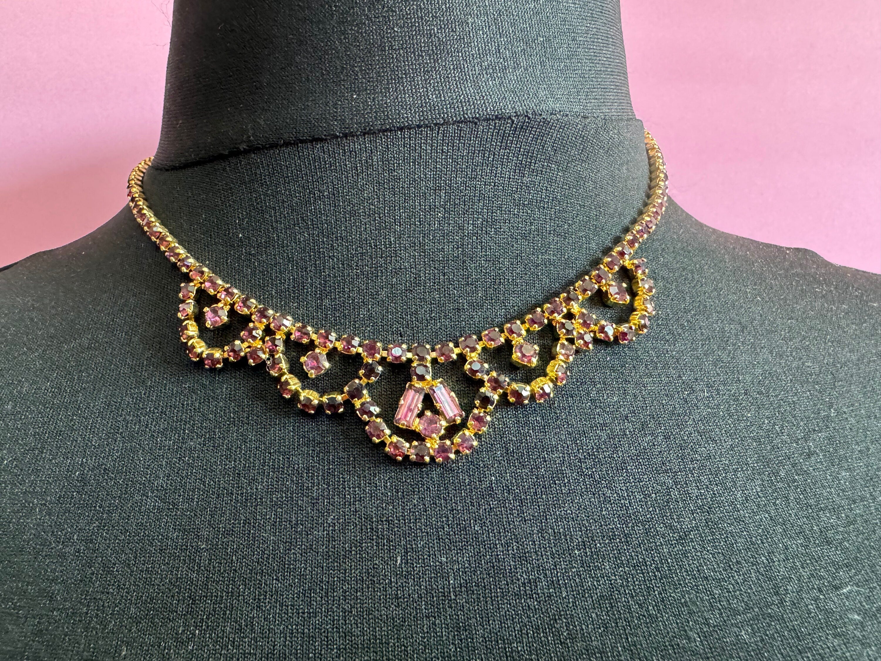 Mid Century Amethyst Rhinestone Choker: 1950s Gold Tone Necklace